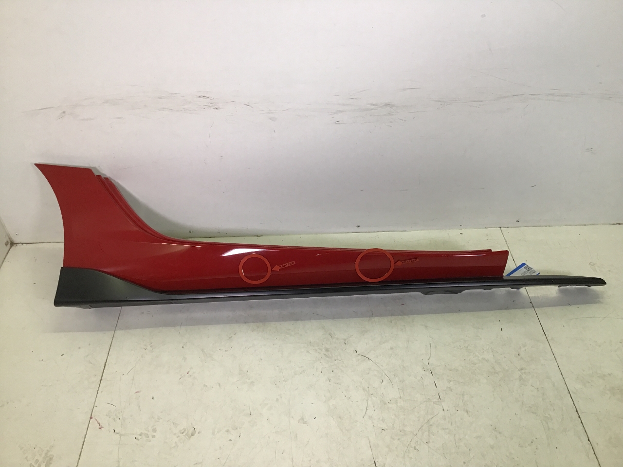 Verkleidung Schweller rechts TOYOTA Supra (DB) 2.0  190 kW  258 PS (06.2019-> ) Verkleidung Schweller rechts TOYOTA Supra (DB) 2.0  190 kW  258 PS (06.2019-> )