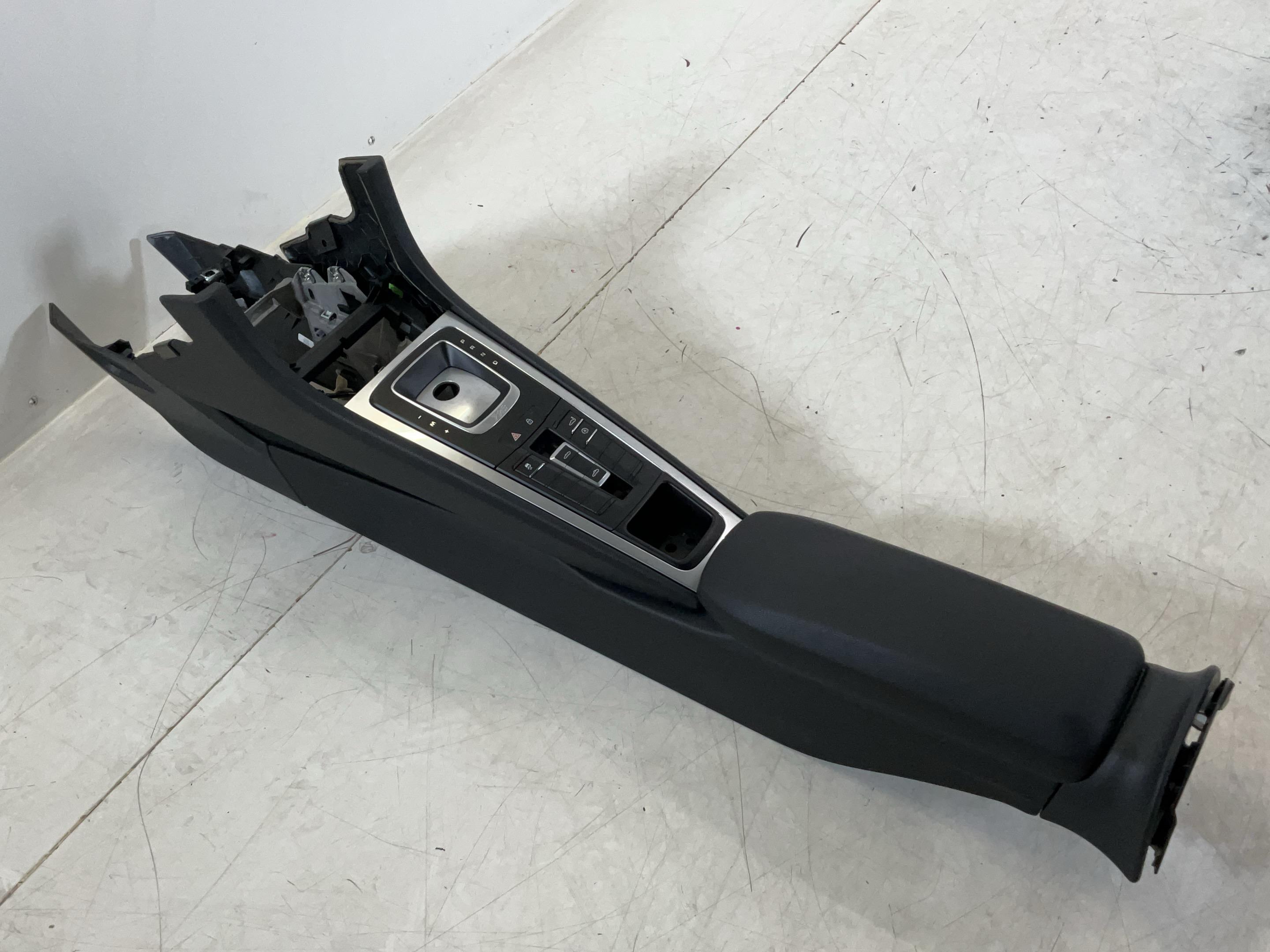 Accesorii interioare PORSCHE 718 Boxster (982) 2.0  220 kW  300 PS (04.2016-> )