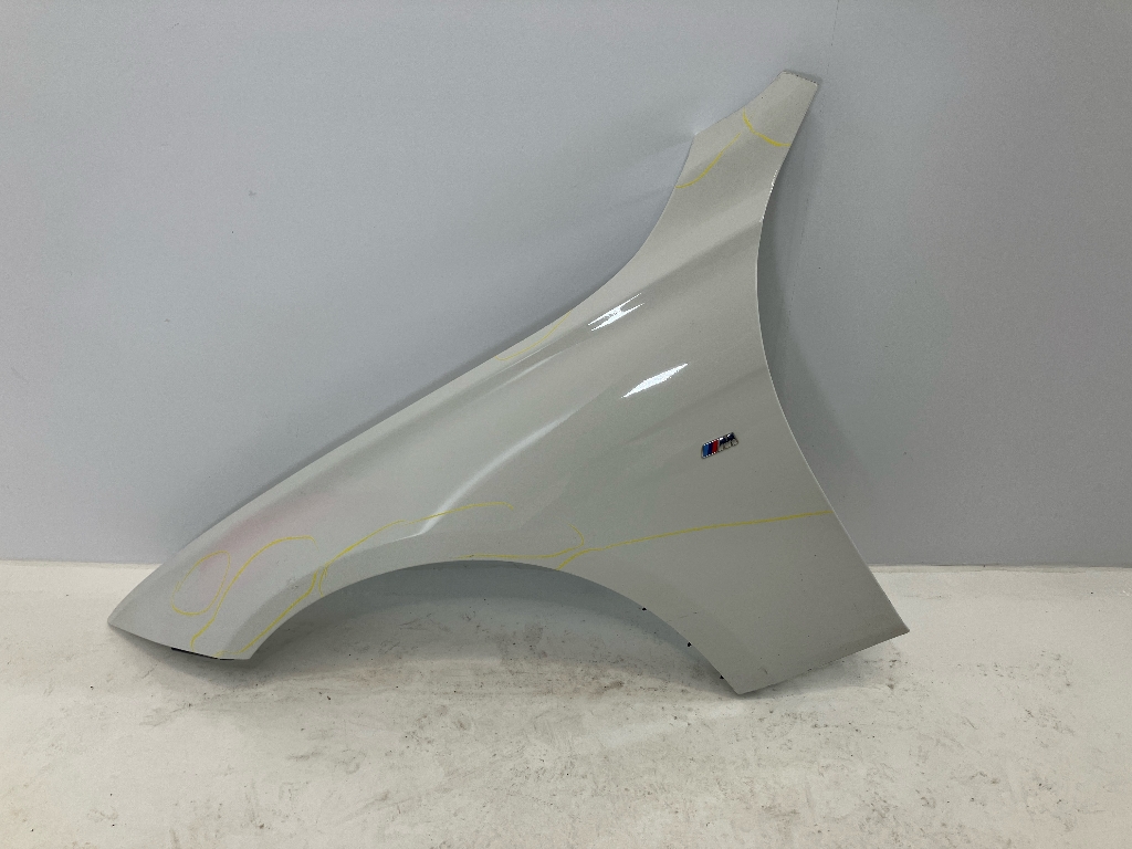 Kotflügel links vorne BMW 3er (F30, F80) 320d  135 kW  184 PS (03.2011-03.2016) Kotflügel links vorne BMW 3er (F30, F80) 320d  135 kW  184 PS (03.2011-03.2016)