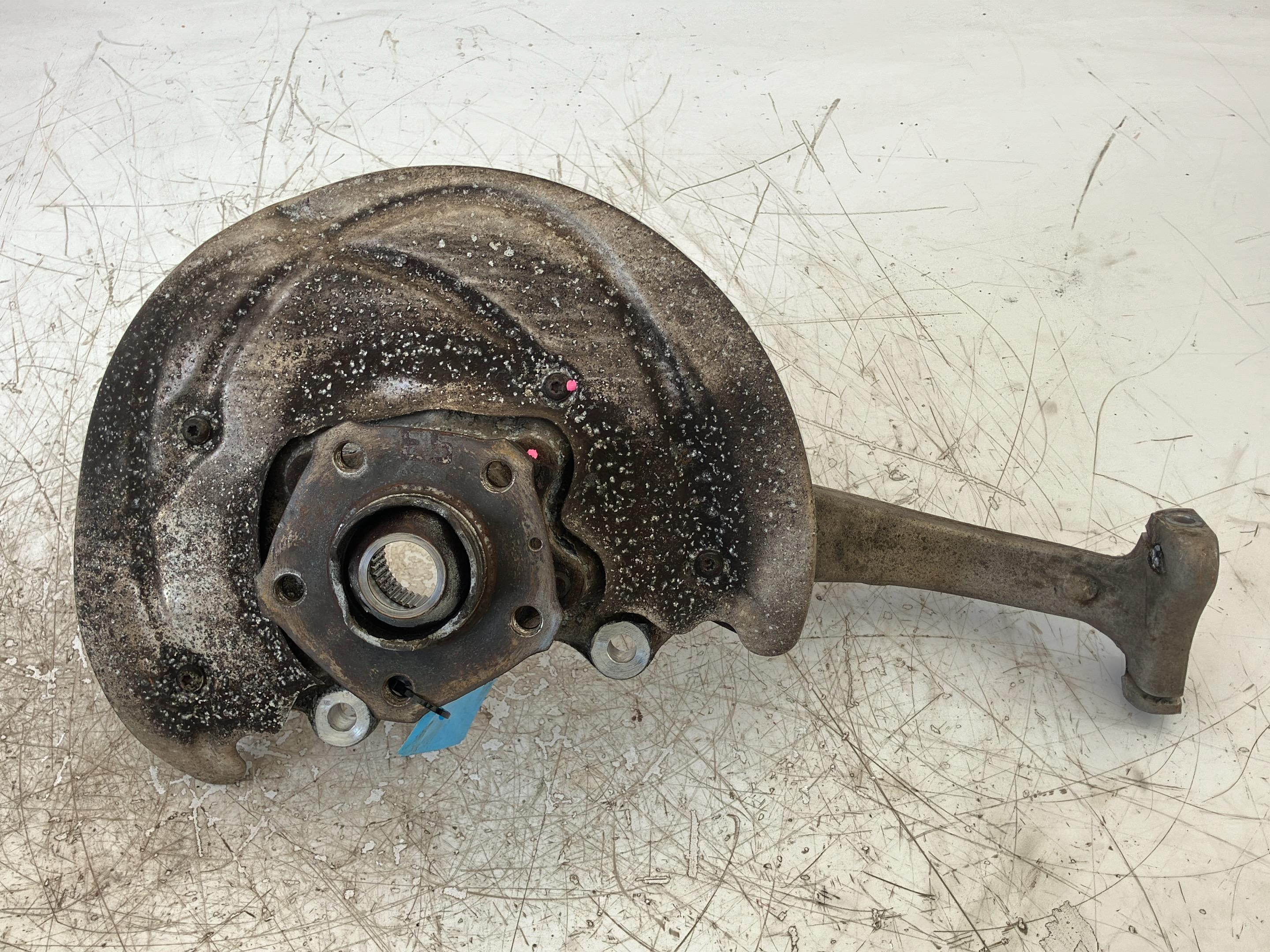 Zwrotnica lewy przód AUDI A4 (8W, B9) 1.4 TFSI  110 kW  150 PS (08.2015-> )