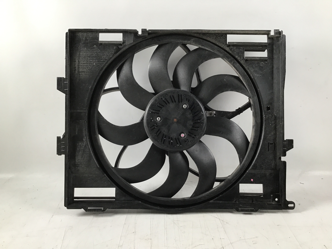 Elektrolüfter BMW 3er (F30, F80) 320i  135 kW  184 PS (09.2014-10.2018) Elektrolüfter BMW 3er (F30, F80) 320i  135 kW  184 PS (09.2014-10.2018)