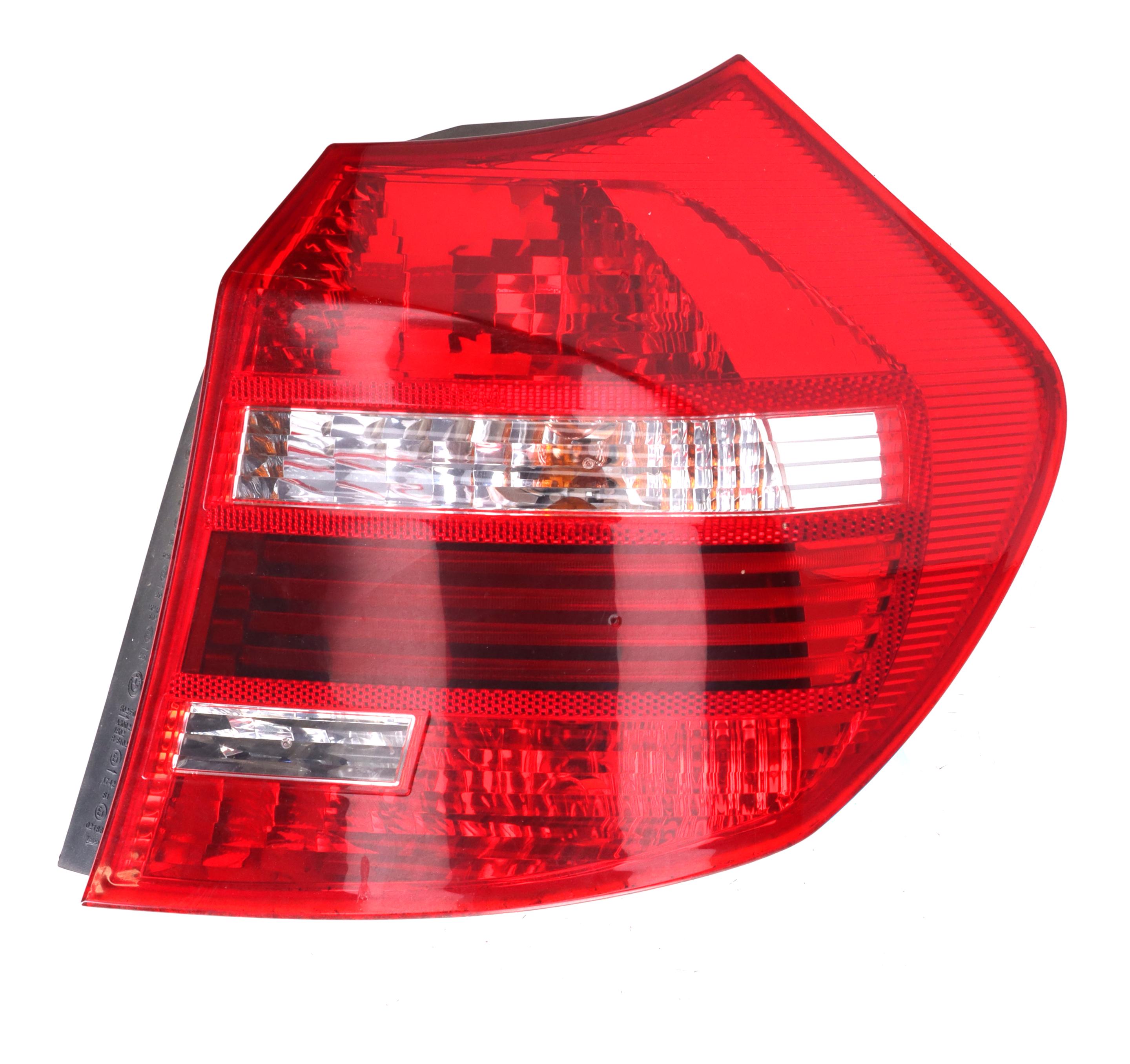 Feu arrière droite BMW 1er (E81) 118d  105 kW  143 PS (09.2006-12.2011)