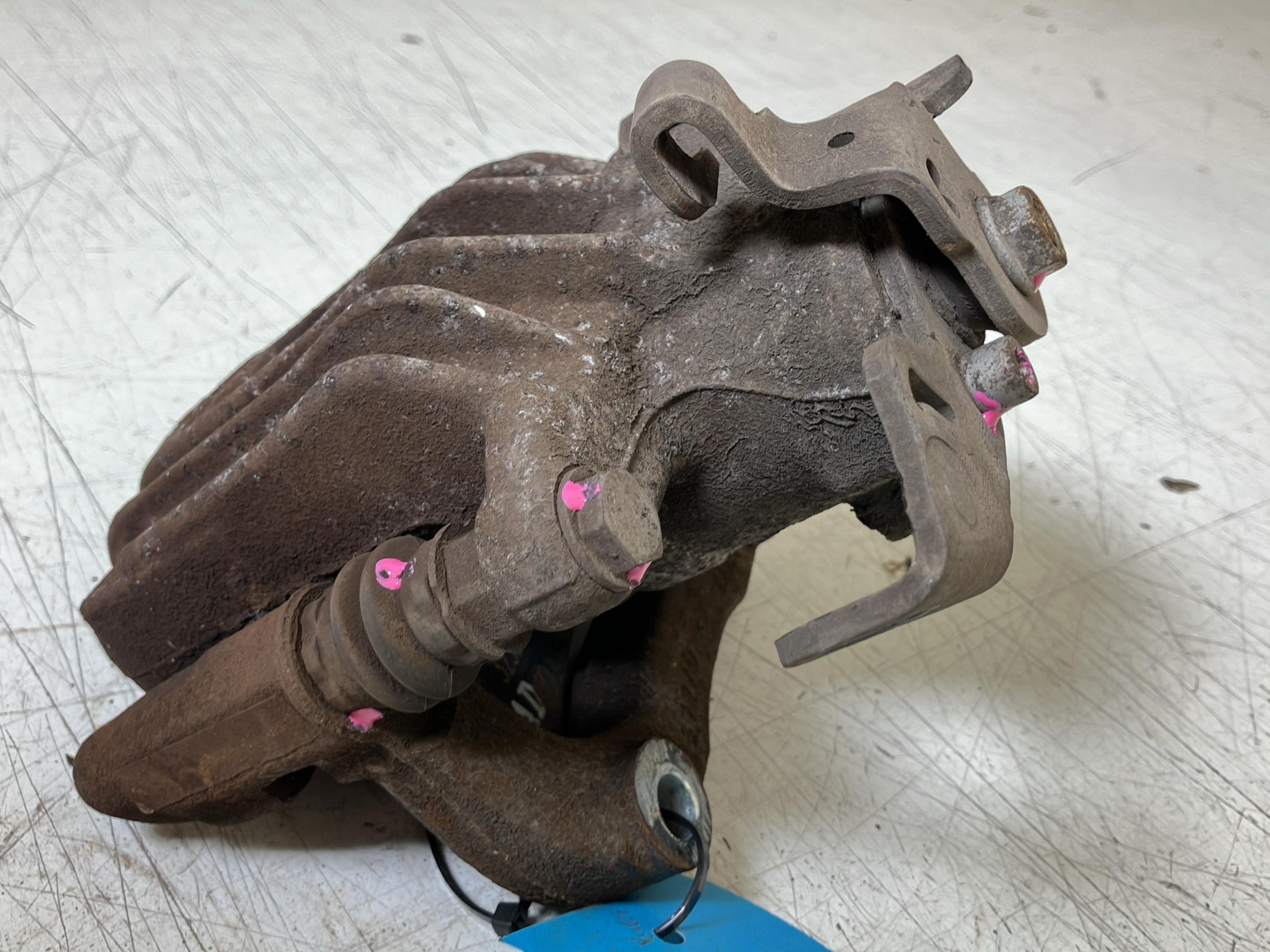 Bremssattel links hinten VW Polo V (6R, 6C) 2.0 R WCR  162 kW  220 PS (08.2013-> )