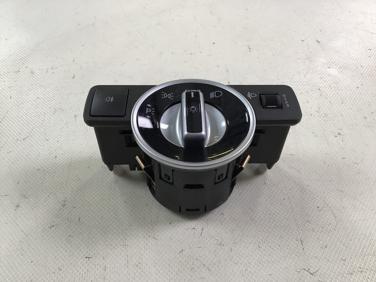 Schalter für Licht MERCEDES-BENZ A-Klasse (W176) A 180 CDI  80 kW  109 PS (06.2012-> )