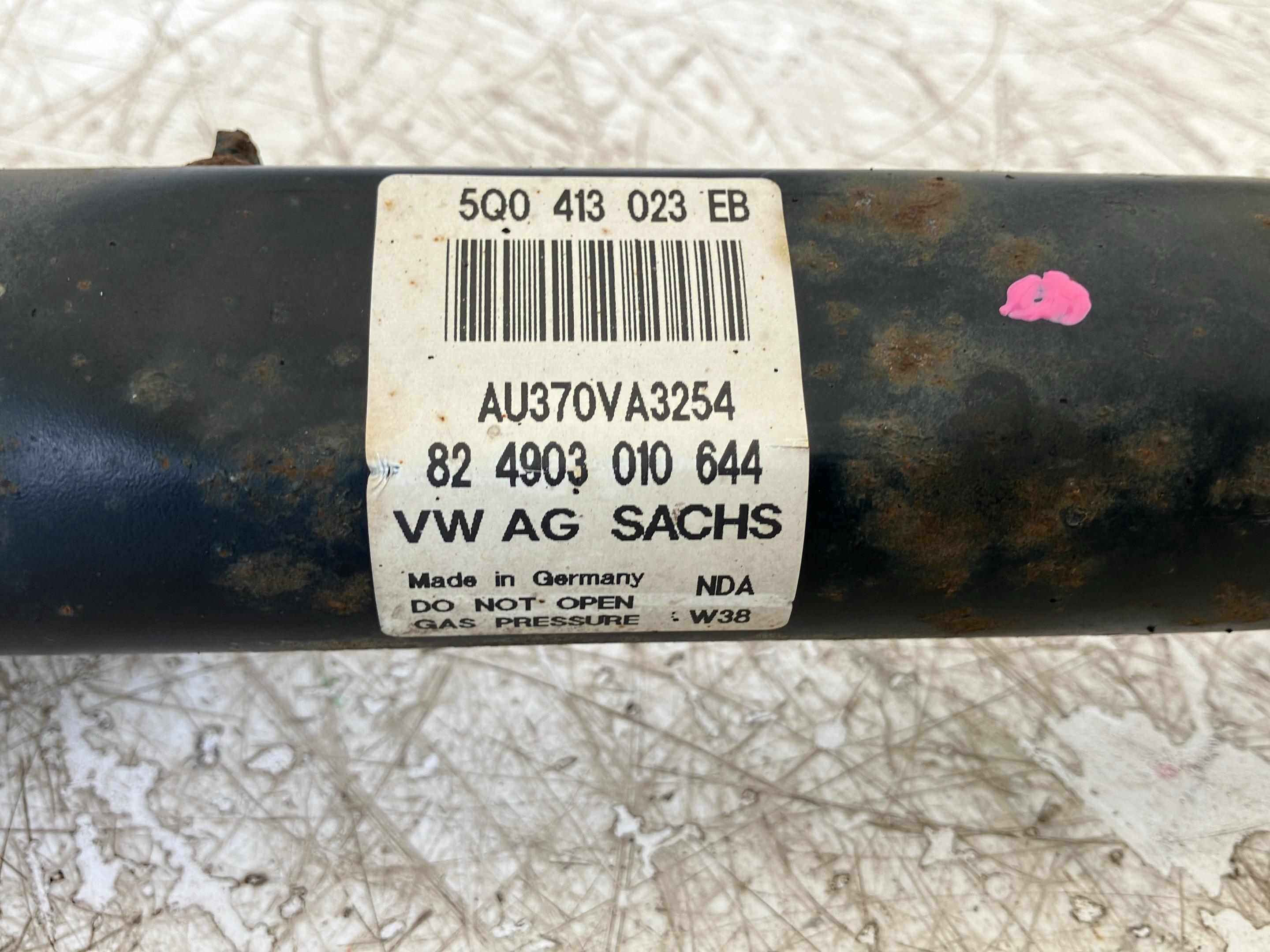 Montanți de suspensie dreapta față AUDI A3 Sportback (8V) 1.2 TFSI  81 kW  110 PS (05.2014-> )