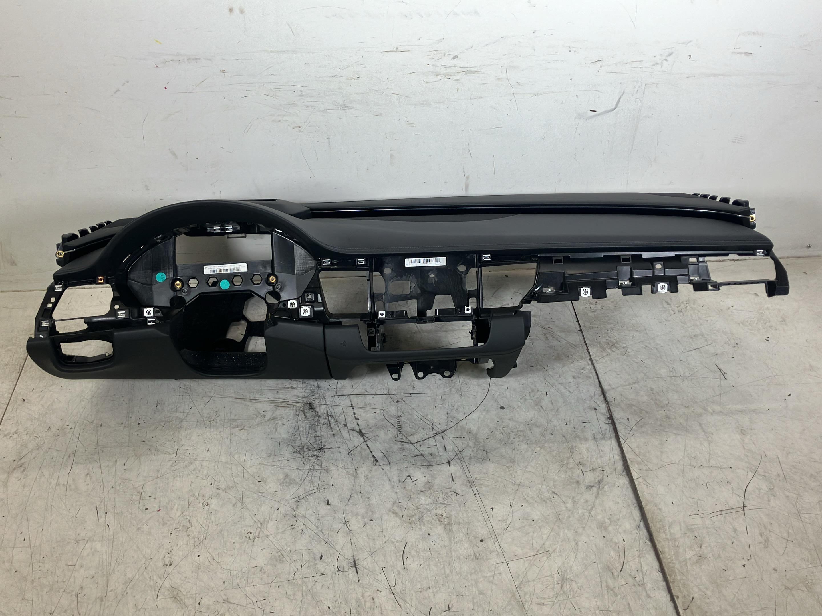 Dashboard AUDI A8 (4H) 3.0 TDI quattro  190 kW  258 PS (10.2013-01.2018)