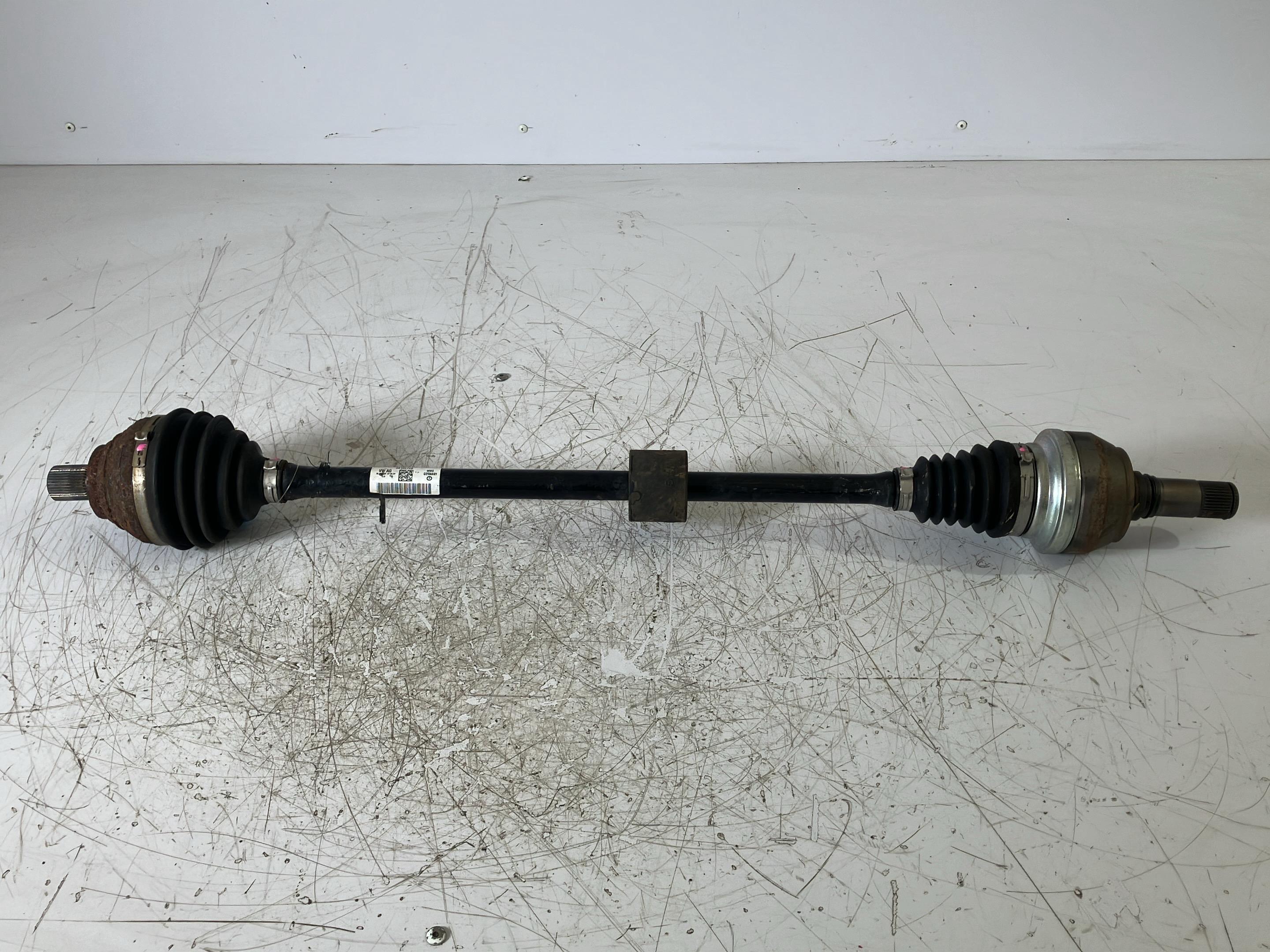 Drive shaft right front VW Tiguan II (AD) 1.5 TSI  110 kW  150 PS (11.2018-> )