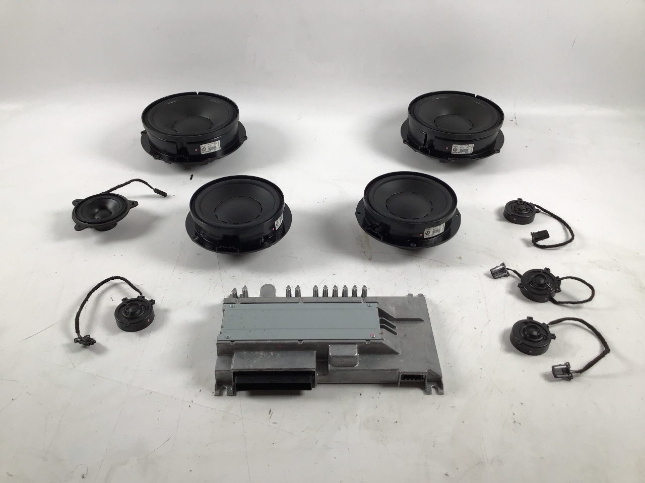 Système de haut-parleurs VW Tiguan II (AD) 2.0 TDI 4motion  140 kW  190 PS (04.2016-> ) Système de haut-parleurs VW Tiguan II (AD) 2.0 TDI 4motion  140 kW  190 PS (04.2016-> )