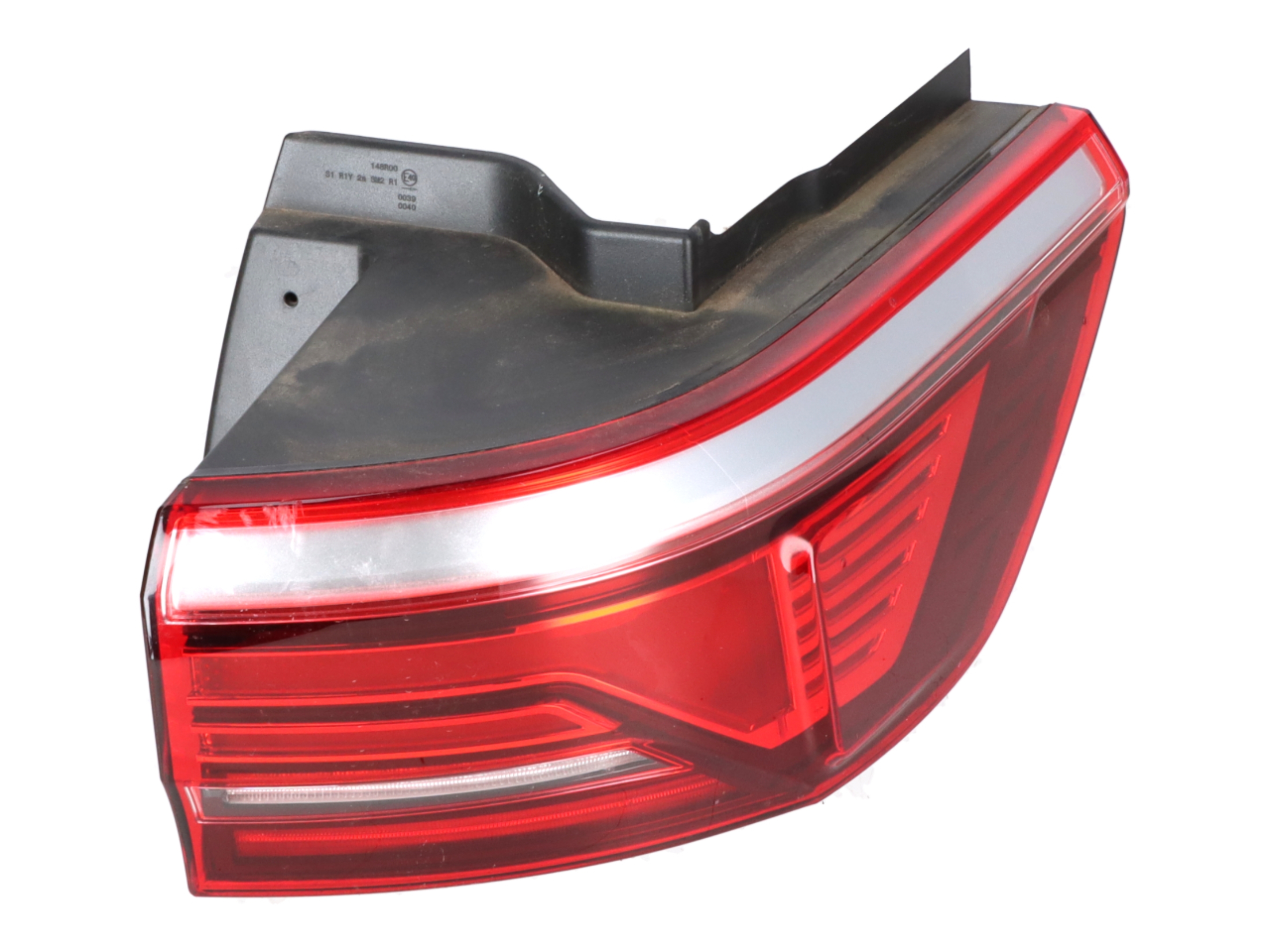 Tylne światło prawa zewnętrzna VW Transporter T7 Multivan 1.4 TSI eHybrid  160 kW  218 PS (10.2021-> )