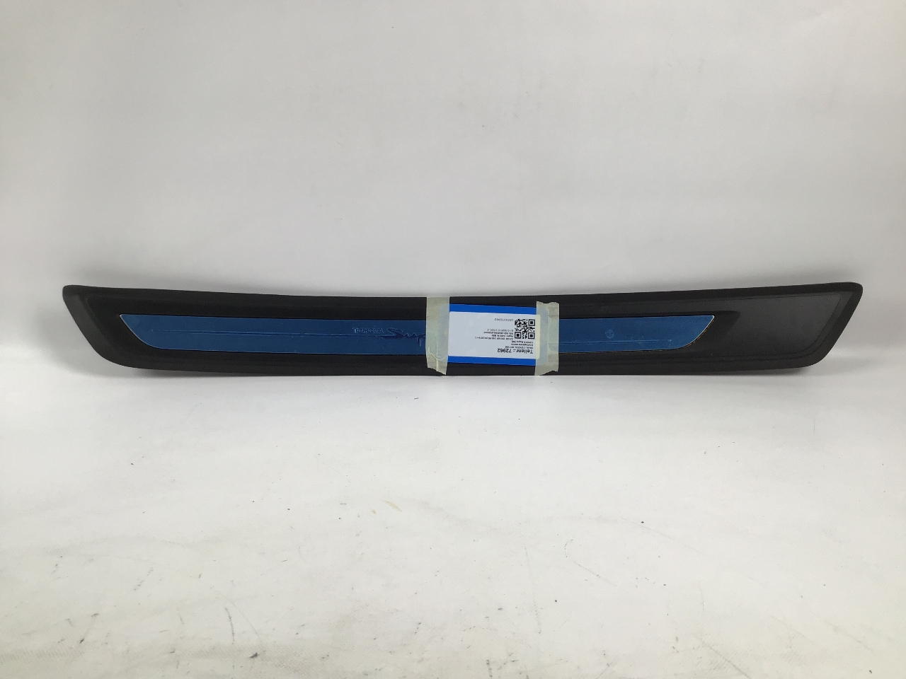 Baguette de seuil droite TOYOTA Supra (DB) 3.0 GR  250 kW  340 PS (03.2019-> ) Baguette de seuil droite TOYOTA Supra (DB) 3.0 GR  250 kW  340 PS (03.2019-> )