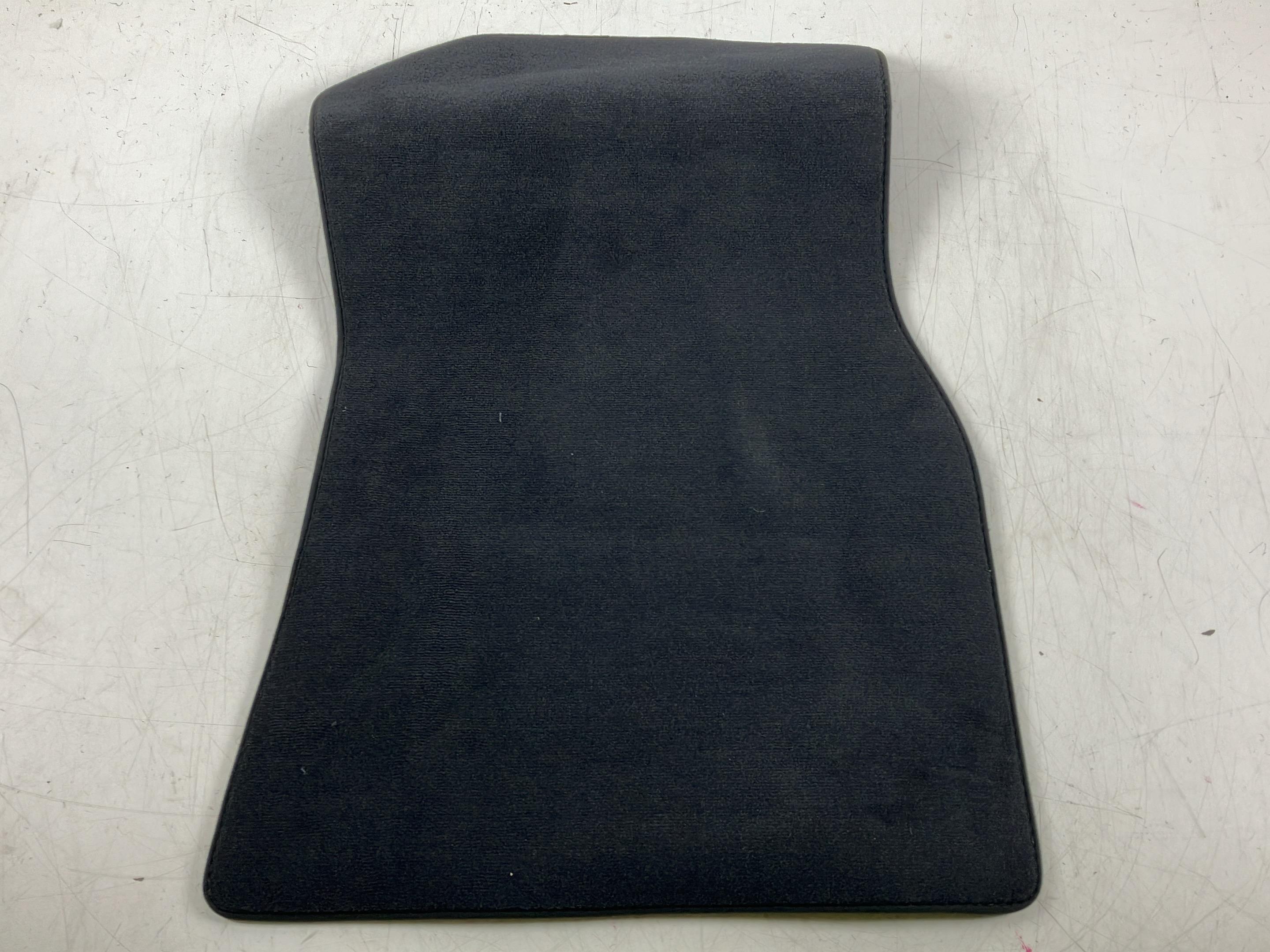 Zestaw dywaników podłogowych BMW X6 (G06, F96) xDrive40d Mild-Hybrid  259 kW  352 PS (06.2023-> )