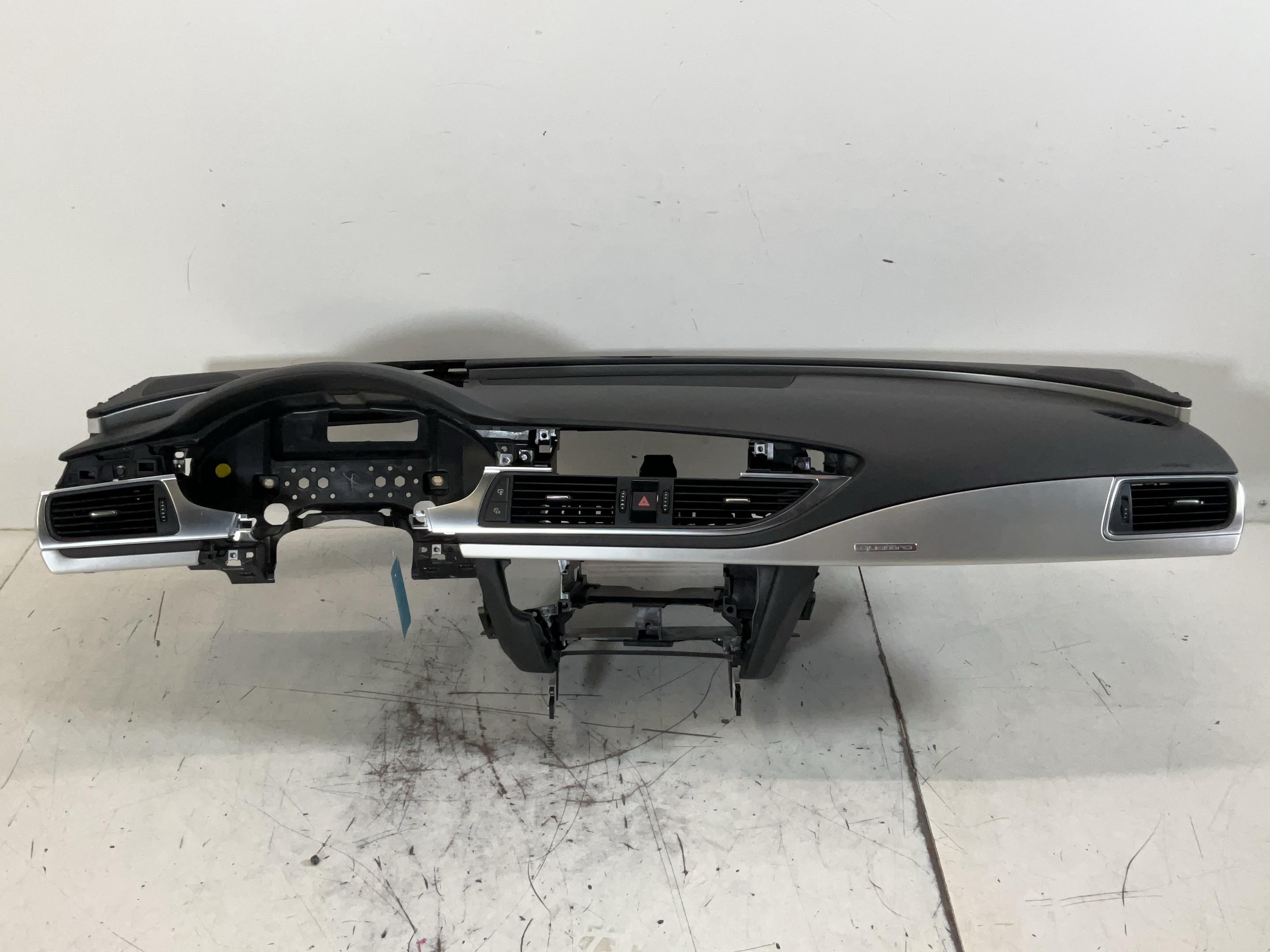 Car dashboard AUDI A7 Sportback (4G) 3.0 TDI quattro  180 kW  245 PS (10.2010-06.2016)