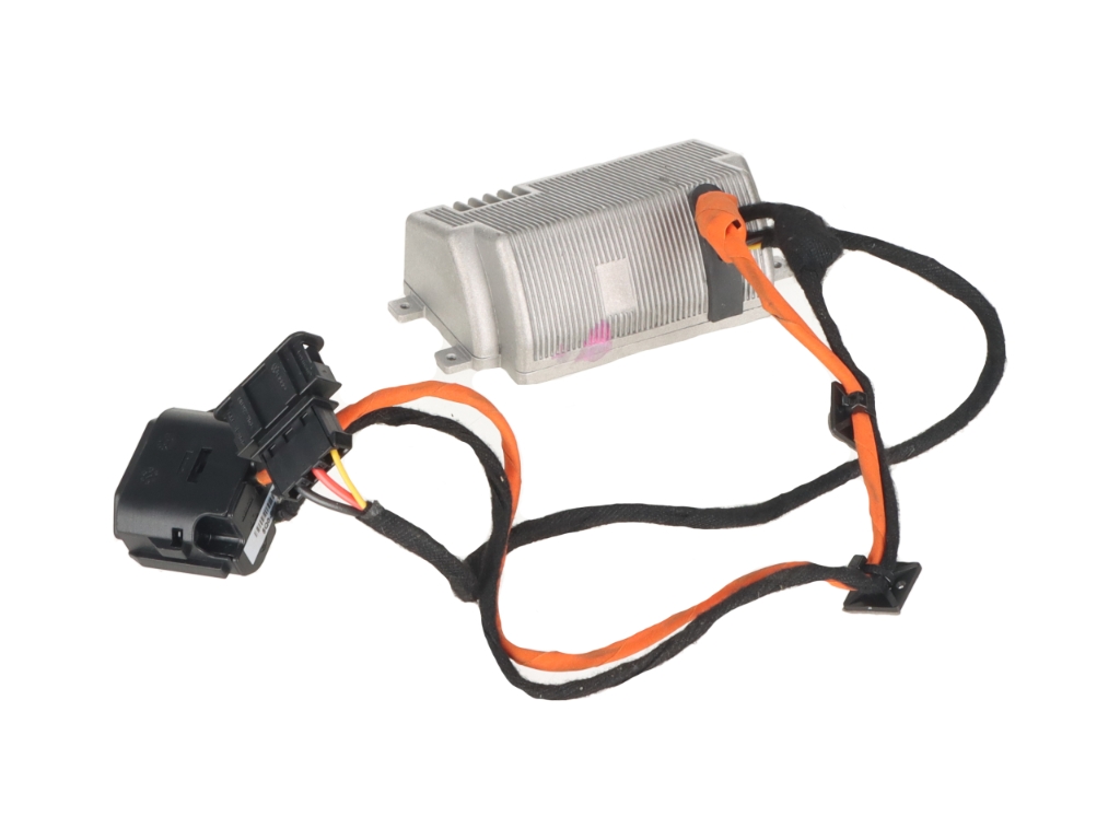 230V-Anschluss VW Passat B8 Variant (3G) 2.0 TDI  110 kW  150 PS (11.2014-> ) 230V-Anschluss VW Passat B8 Variant (3G) 2.0 TDI  110 kW  150 PS (11.2014-> )