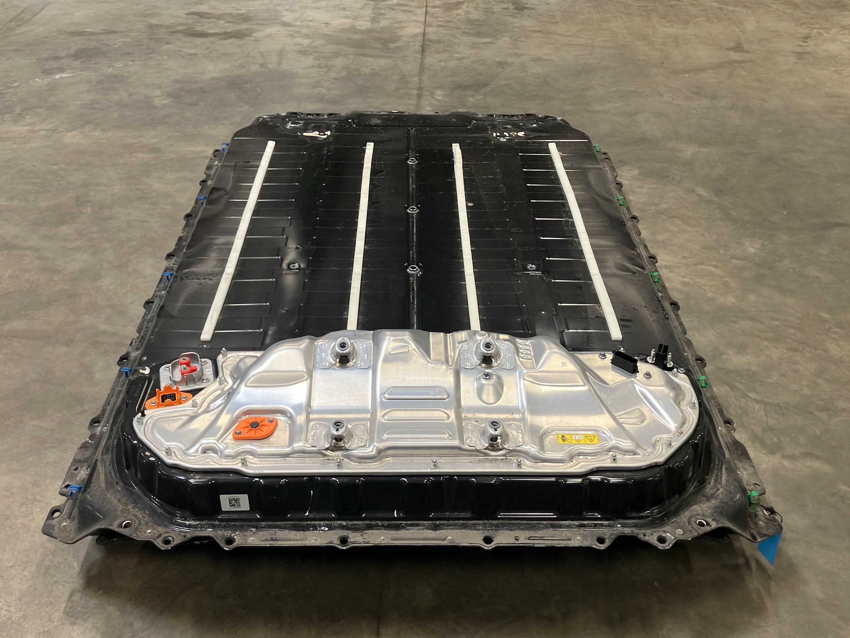 Accu TESLA Model Y (5YJY) EV Allrad  378 kW  514 PS (09.2021-> )