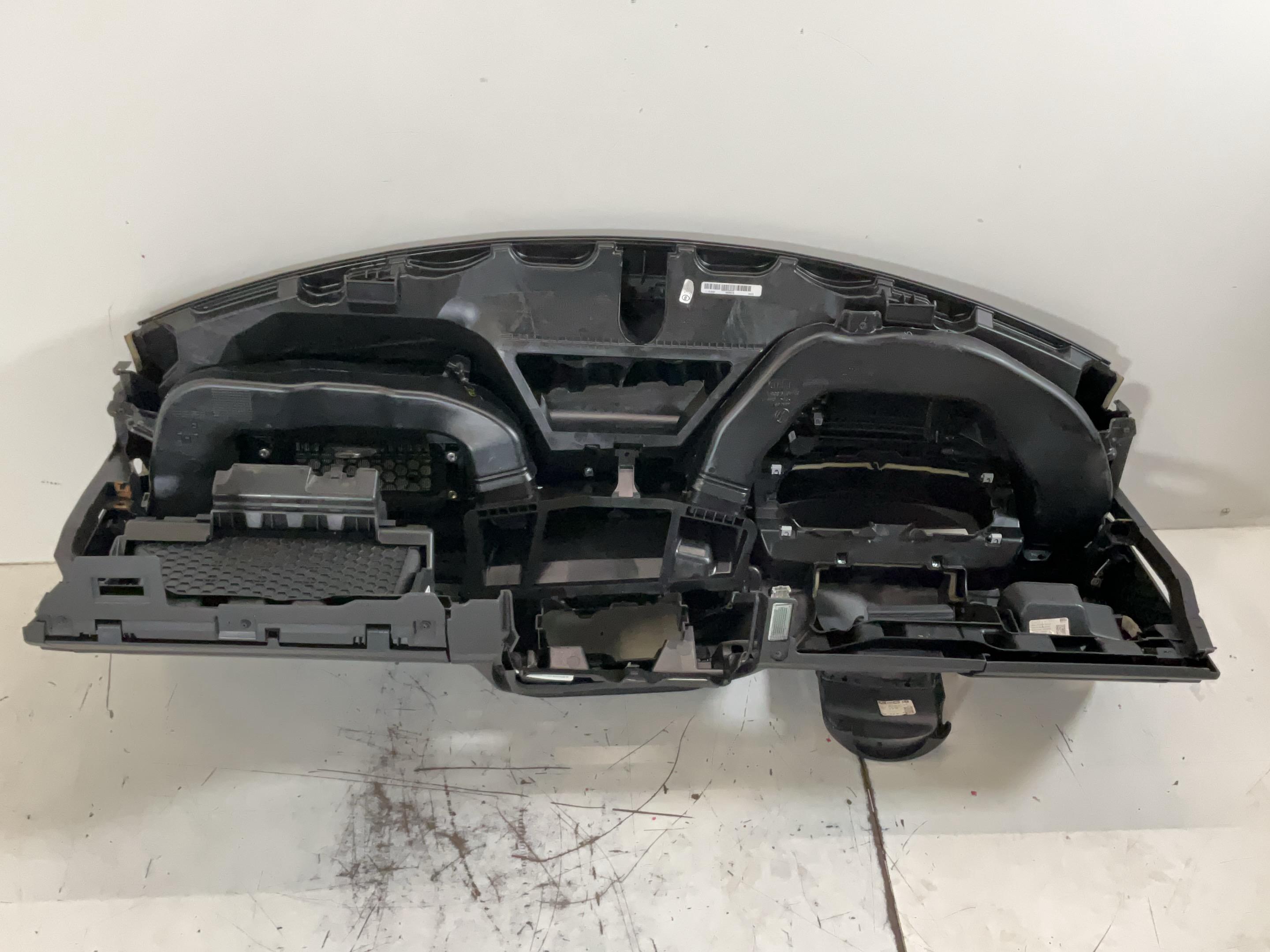 Car dashboard VW Tiguan Allspace (BW2) 2.0 TDI 4motion  147 kW  200 PS (06.2020-> )