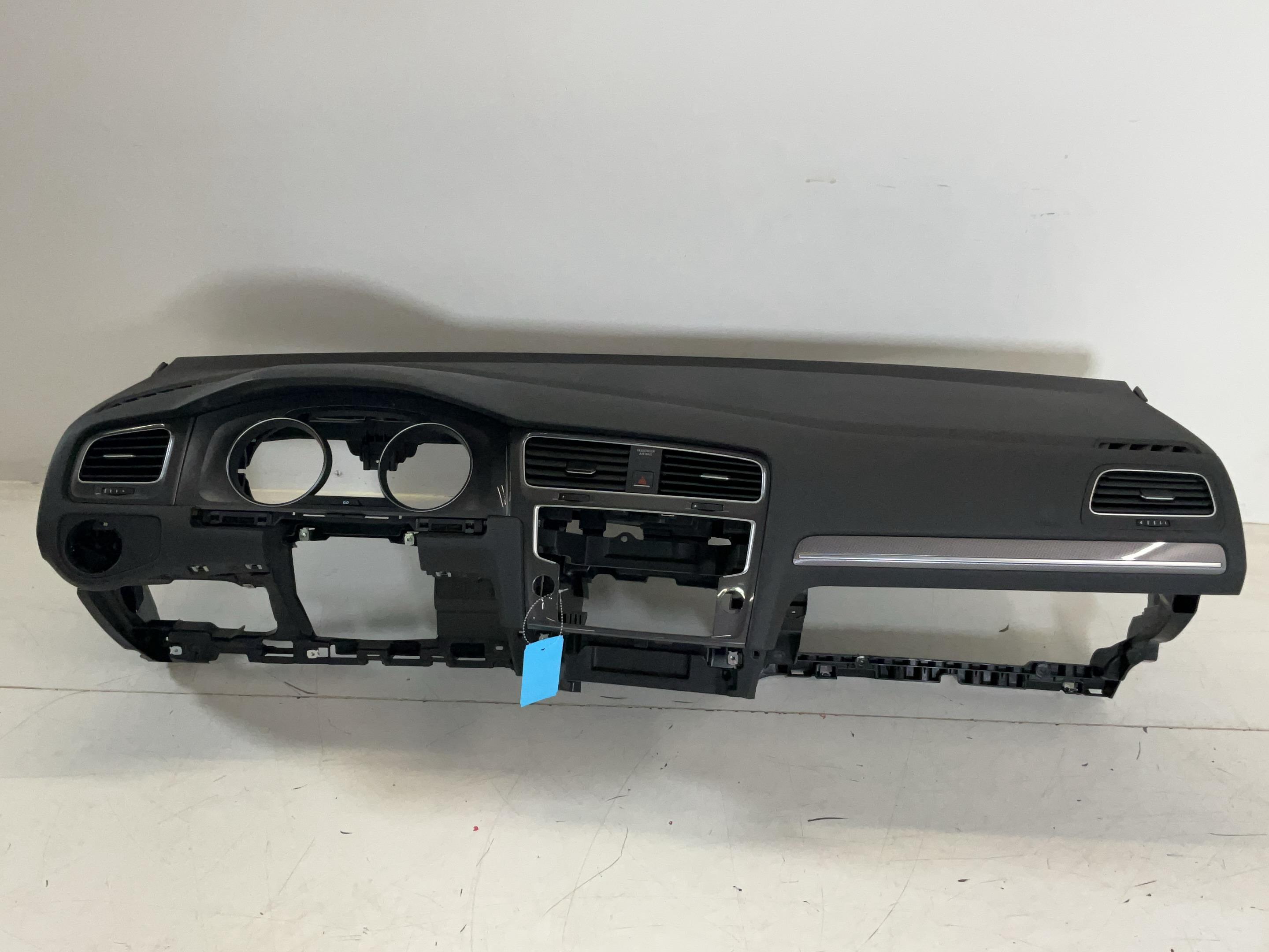 Armaturenbrett VW Golf VII Variant (BA, BV) 2.0 GTD  135 kW  184 PS (01.2015-> )