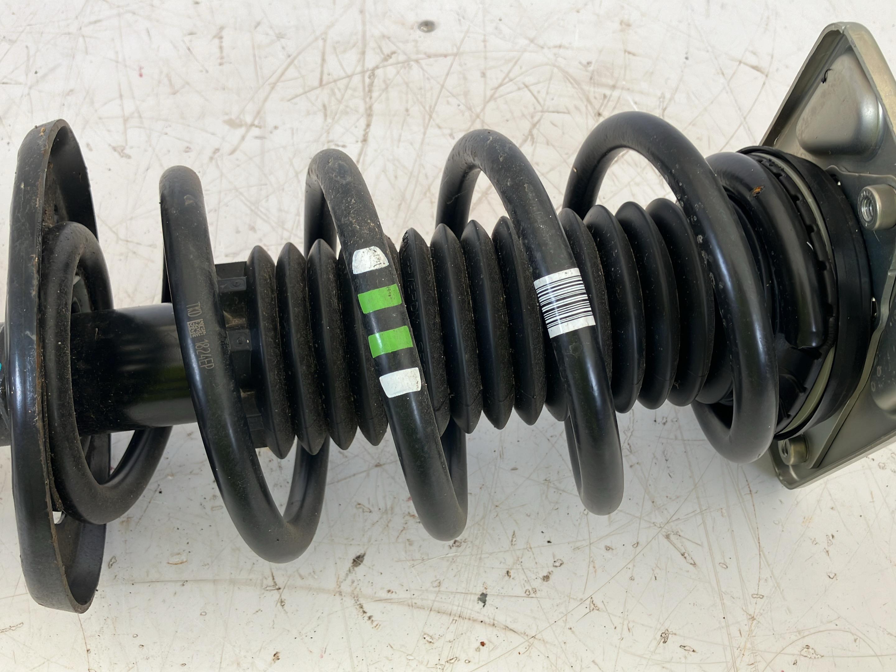 Suspension strut right front PEUGEOT Expert III Kasten (V) E-Expert Hydrogen  100 kW  136 PS (10.2024-> )