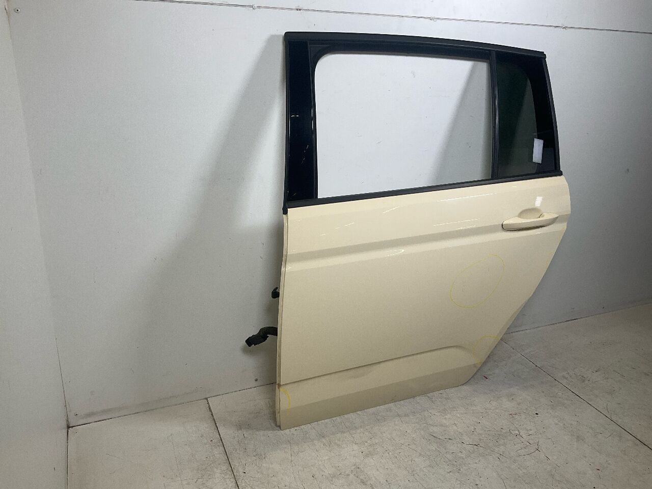 Door left rear VW Touran II (5T) 2.0 TDI  81 kW  110 PS (11.2015-> )