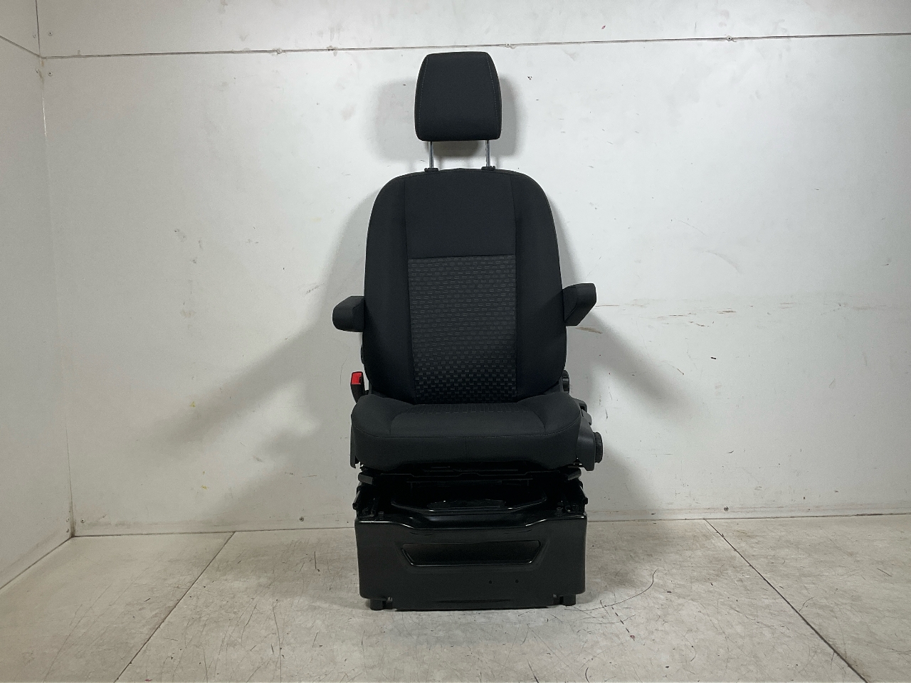 Seat left front FORD Transit V363 Pritsche/Fahrgestell (FED, FFD) 2.0 TDCi  125 kW  170 PS (03.2016-> ) Seat left front FORD Transit V363 Pritsche/Fahrgestell (FED, FFD) 2.0 TDCi  125 kW  170 PS (03.2016-> )