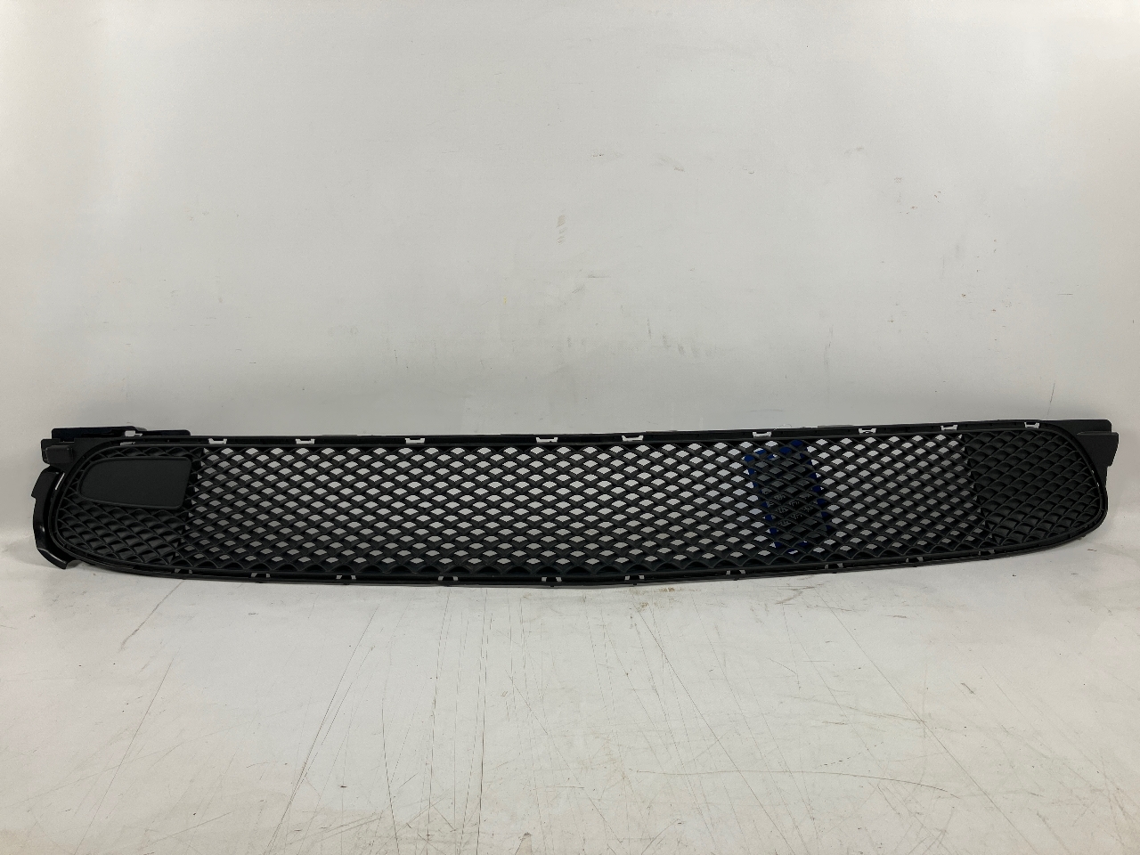 Couverture de pare-chocs avant MERCEDES-BENZ A-Klasse (W177) A 200  120 kW  163 PS (03.2018-> ) Couverture de pare-chocs avant MERCEDES-BENZ A-Klasse (W177) A 200  120 kW  163 PS (03.2018-> )