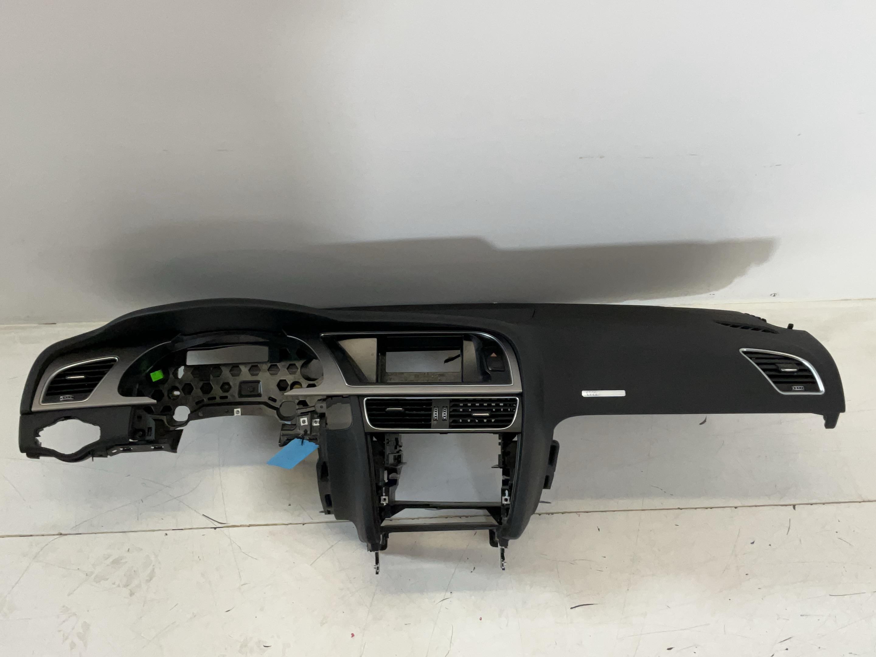 Car dashboard AUDI A5 Cabriolet (8F) 3.0 TDI  150 kW  204 PS (10.2011-01.2017)