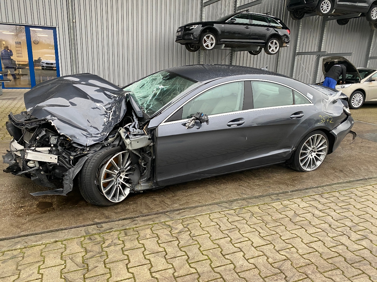 MERCEDES-BENZ