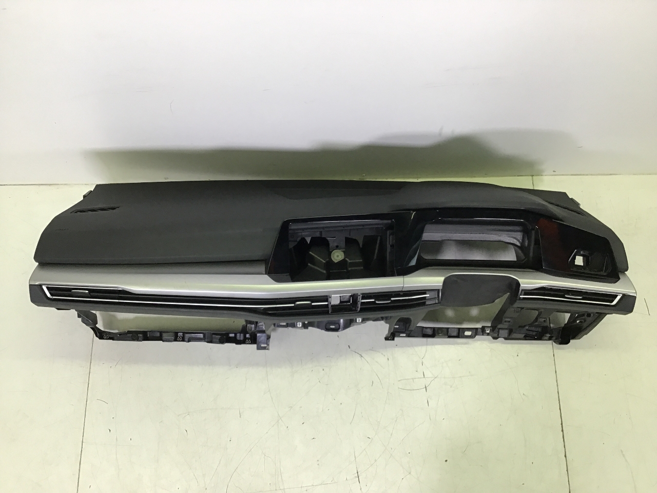 Armaturenbrett VW Golf VIII (CD) 1.0 TSI  81 kW  110 PS (02.2020-> )