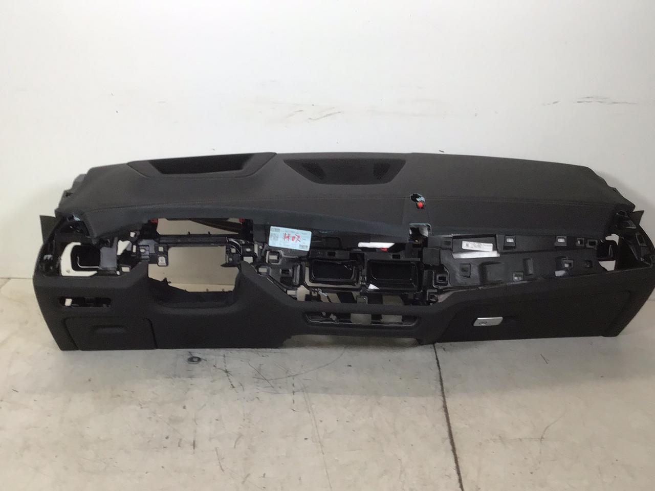 Dashboard BMW X6 (G06, F96) xDrive 40d Mild-Hybrid  250 kW  340 PS (05.2020-> )