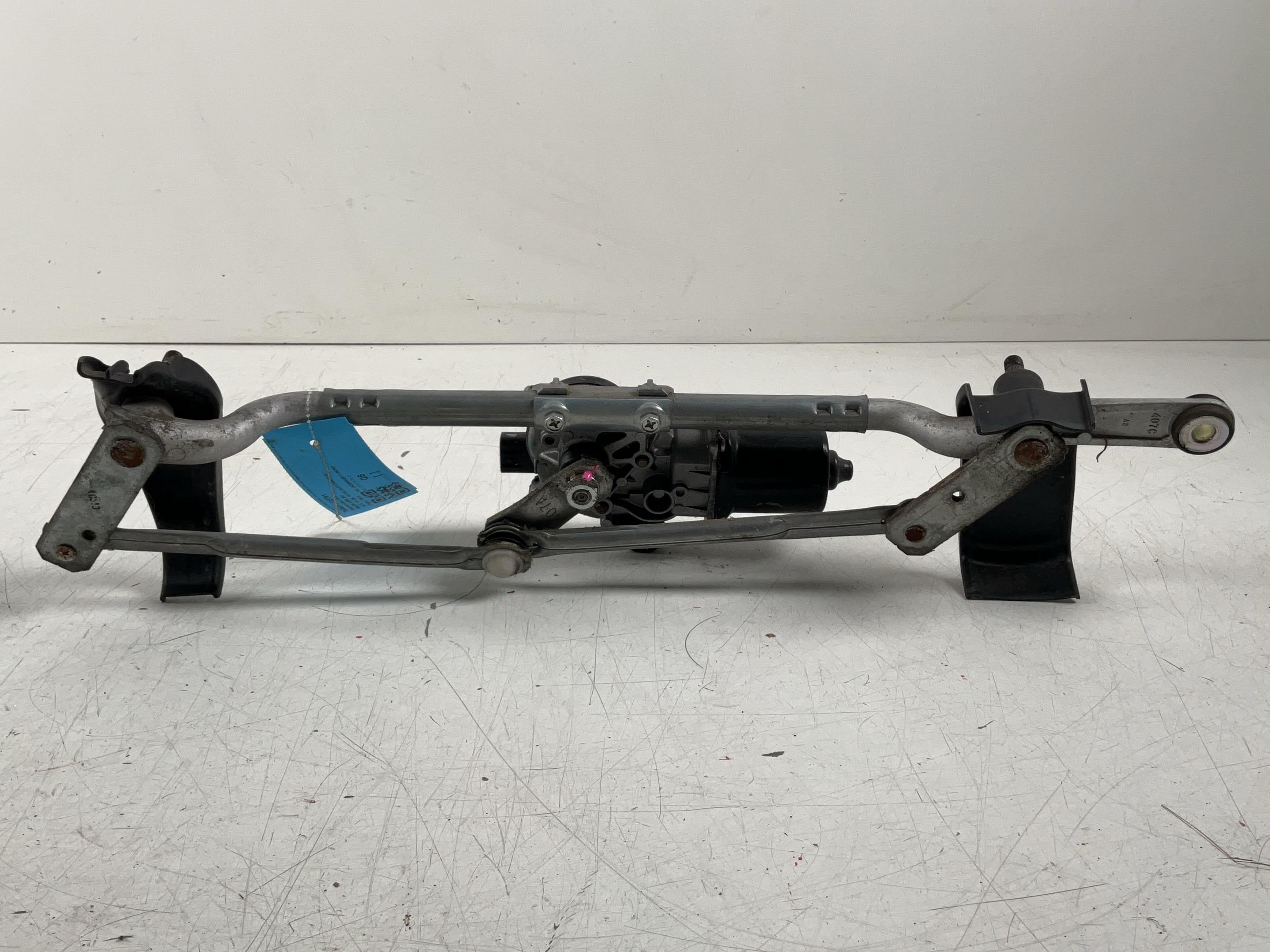Wiper motor front MAZDA 3 (BM, BN) 2.2 D  110 kW  150 PS (09.2013-05.2019)