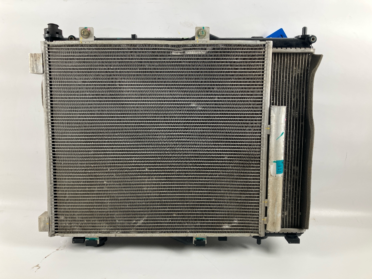 Kühlerpaket mit Schlossträger CITROEN C3 III Aircross PureTech 100  74 kW  101 PS (06.2024-> ) Kühlerpaket mit Schlossträger CITROEN C3 III Aircross PureTech 100  74 kW  101 PS (06.2024-> )