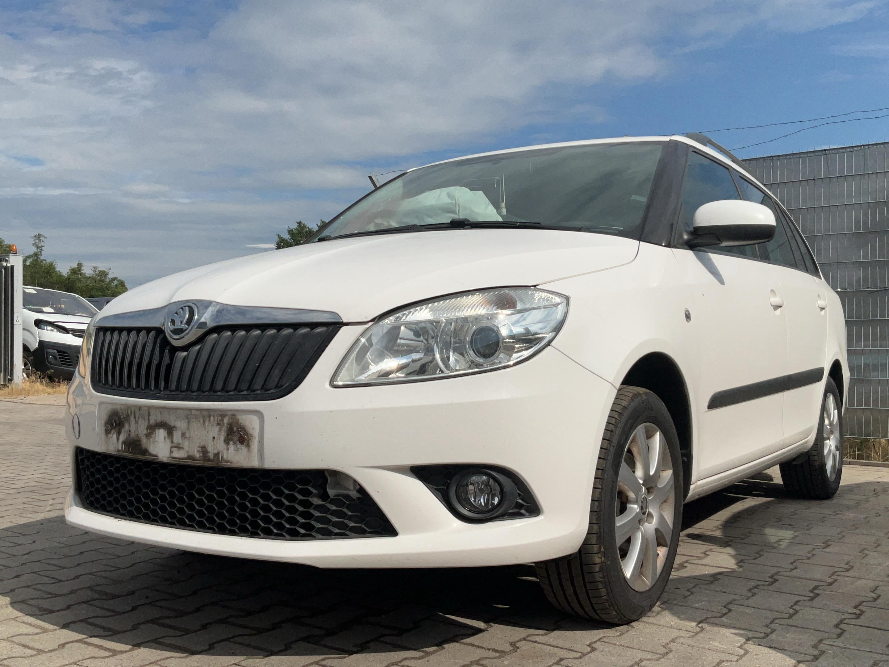SKODA Fabia II Kombi (545) 1.4 16V
