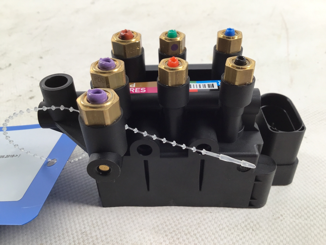 Autre pièce AUDI e-tron (GEN) Electric quattro  300 kW  408 PS (09.2018-> ) Autre pièce AUDI e-tron (GEN) Electric quattro  300 kW  408 PS (09.2018-> )