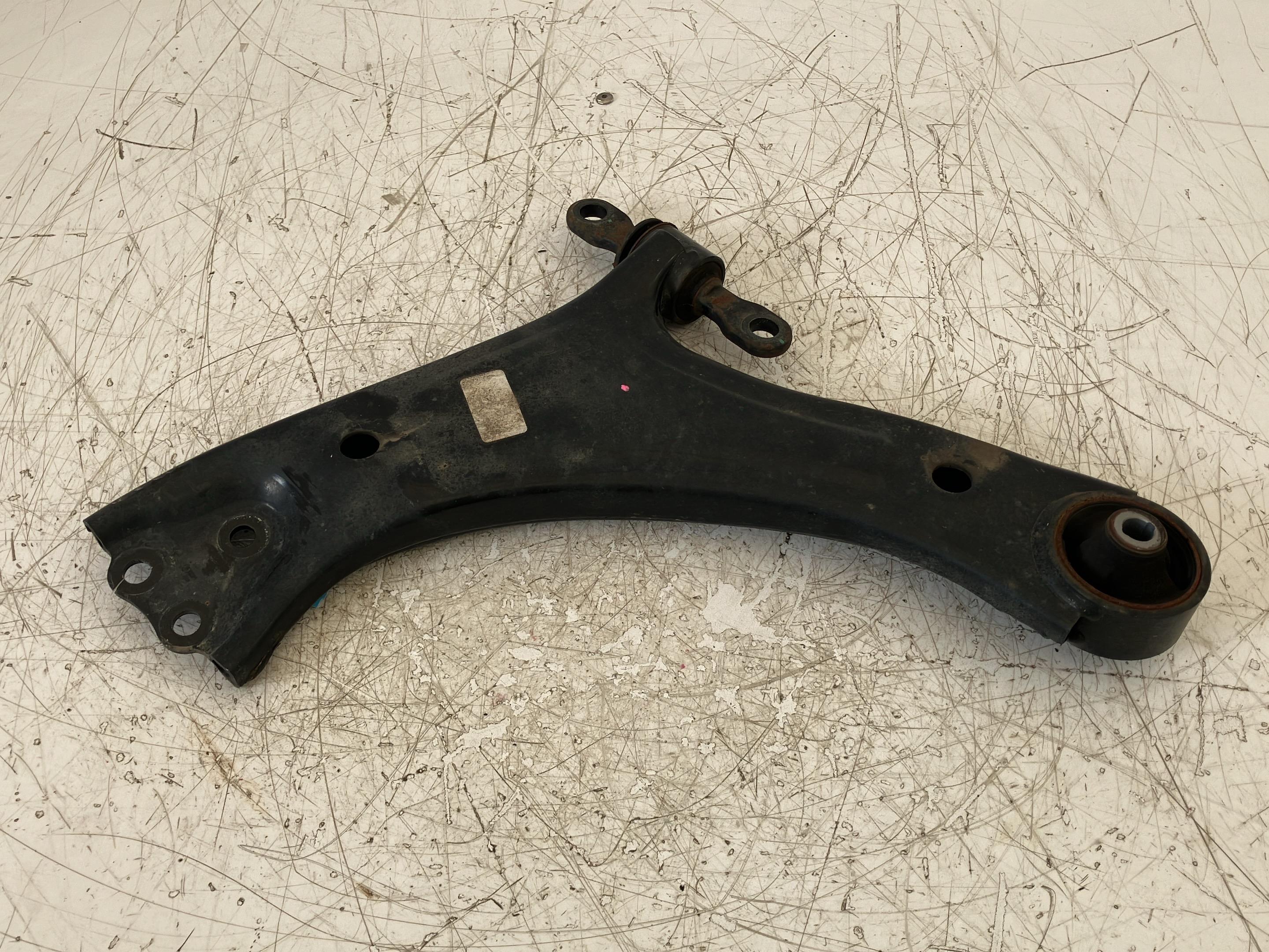 Wishbone left front HYUNDAI Santa Fe IV (TM, TMA) 2.5 MPi  132 kW  180 PS (07.2021-> )