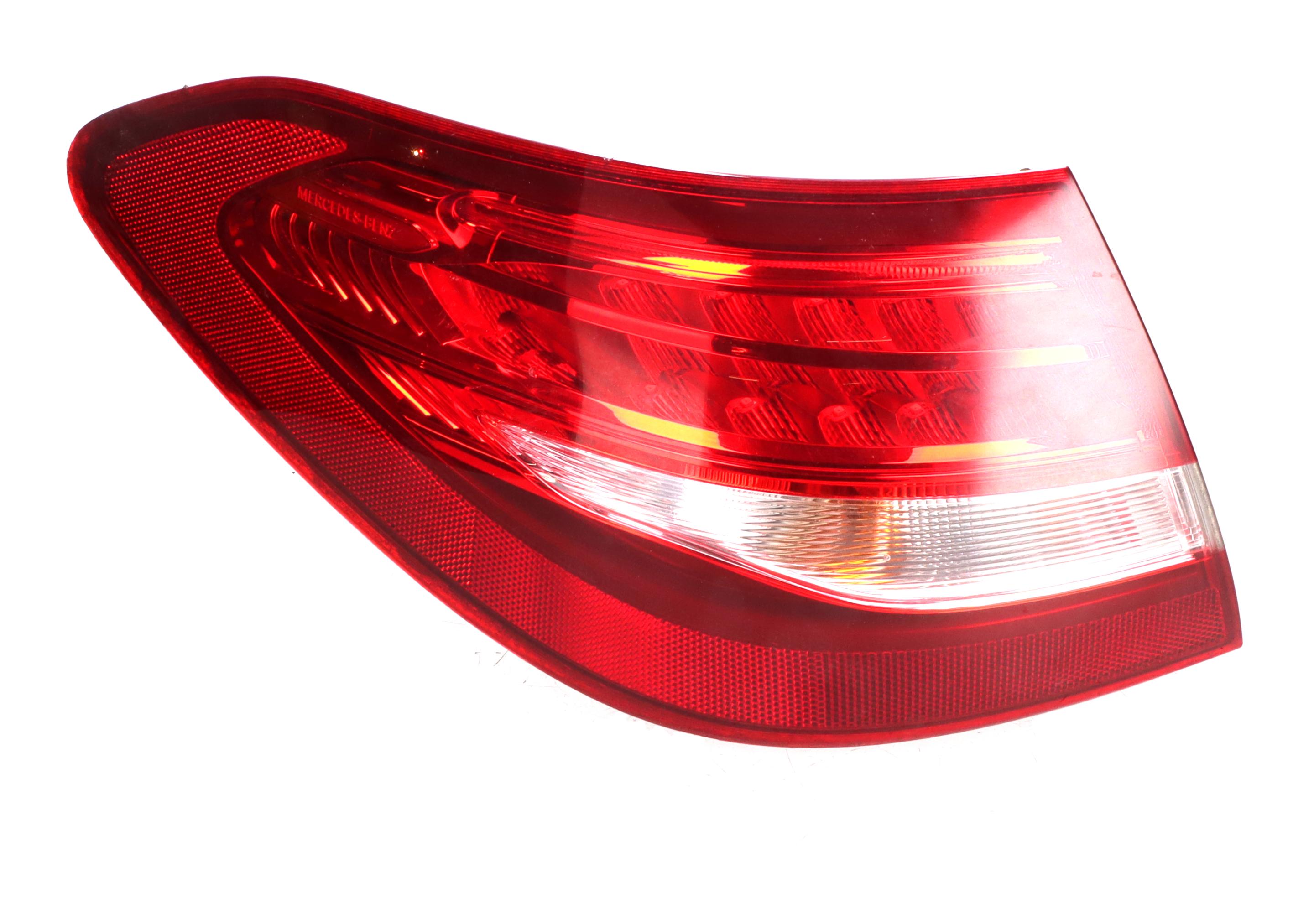Achterlicht links buiten MERCEDES-BENZ C-Klasse (W205) C 200 BLUETEC  100 kW  136 PS (05.2014-05.2018)
