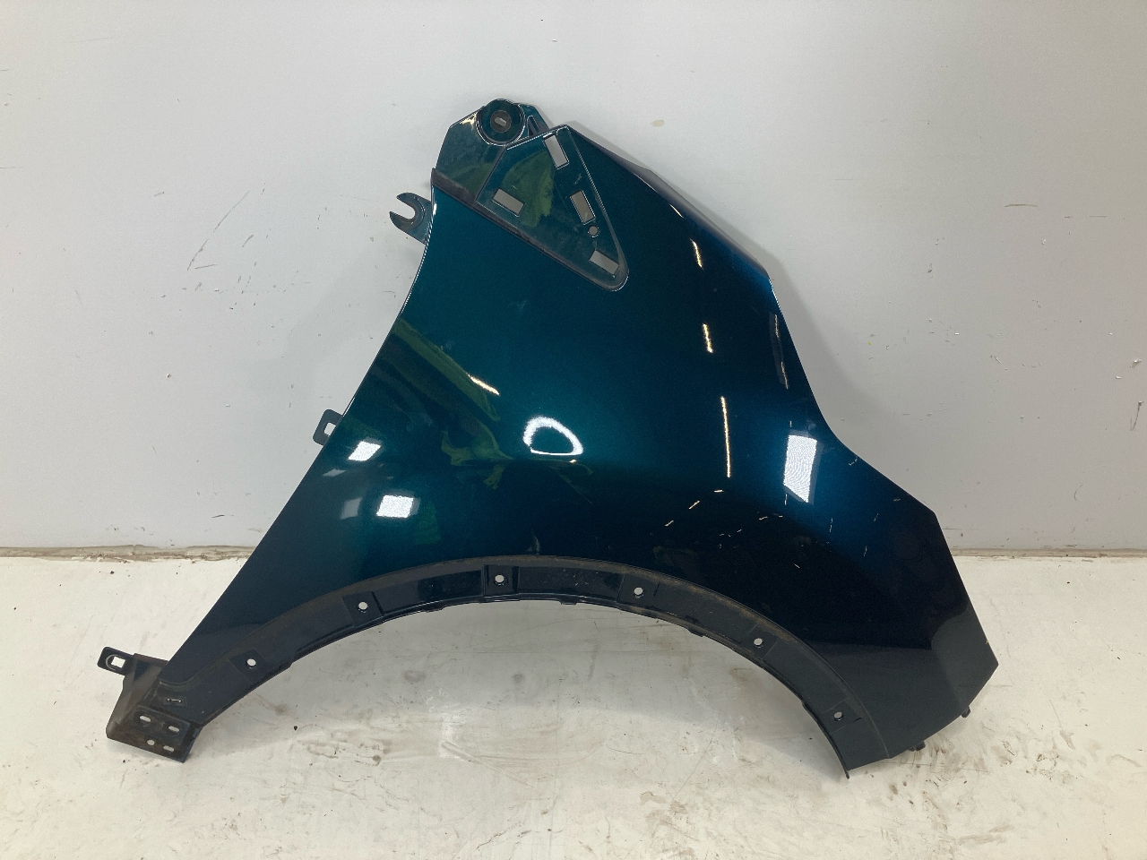 Błotnik prawy przód RENAULT Captur I (H5, J5) 1.2 TCe 120  87 kW  118 PS (01.2016-> )