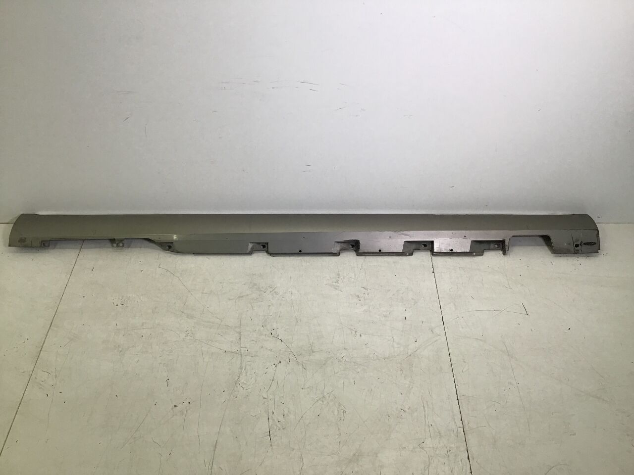 Panelling sill board right AUDI A8 (4H) 3.0 TDI quattro  184 kW  250 PS (07.2010-01.2018)
