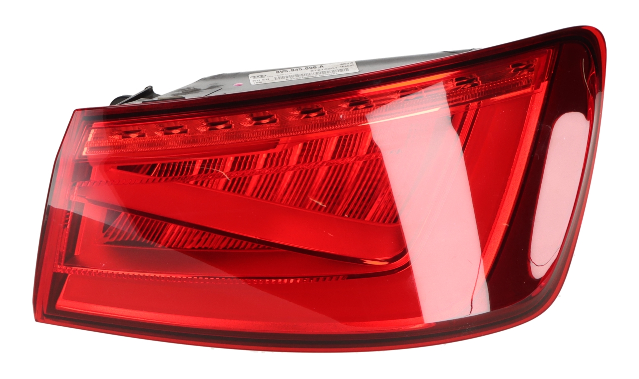 Tylne światło prawa zewnętrzna AUDI A3 Limousine (8V) 40 TDI quattro  135 kW  184 PS (07.2018-07.2019)