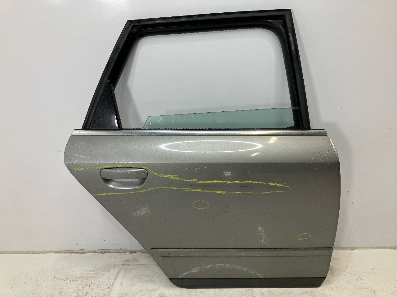 Porte arrière droit AUDI A4 Avant (8E, B6) 2.0  96 kW  131 PS (09.2001-12.2004)