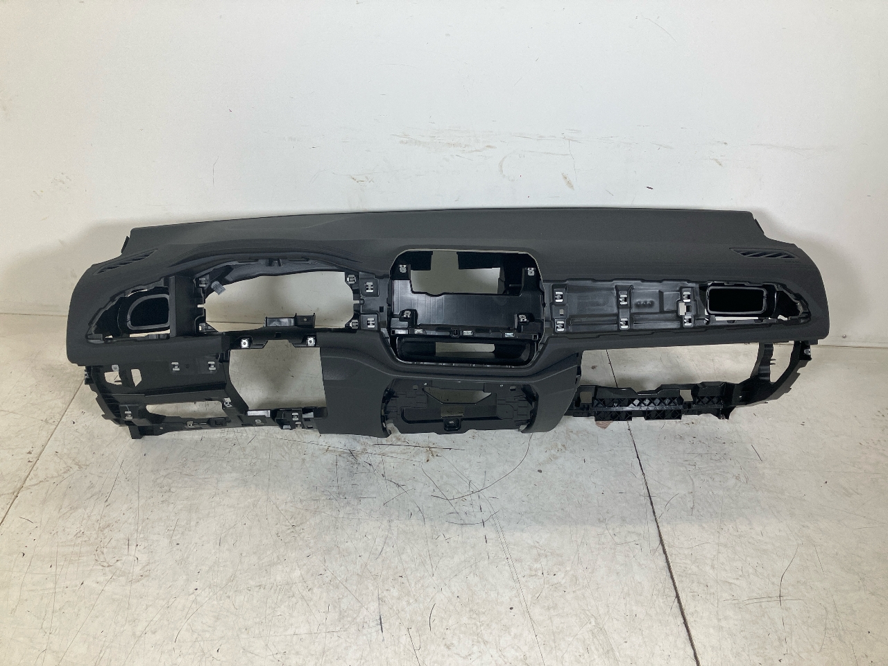 Armaturenbrett VW T-Roc (A11) 1.0 TSI  81 kW  110 PS (09.2020-> )