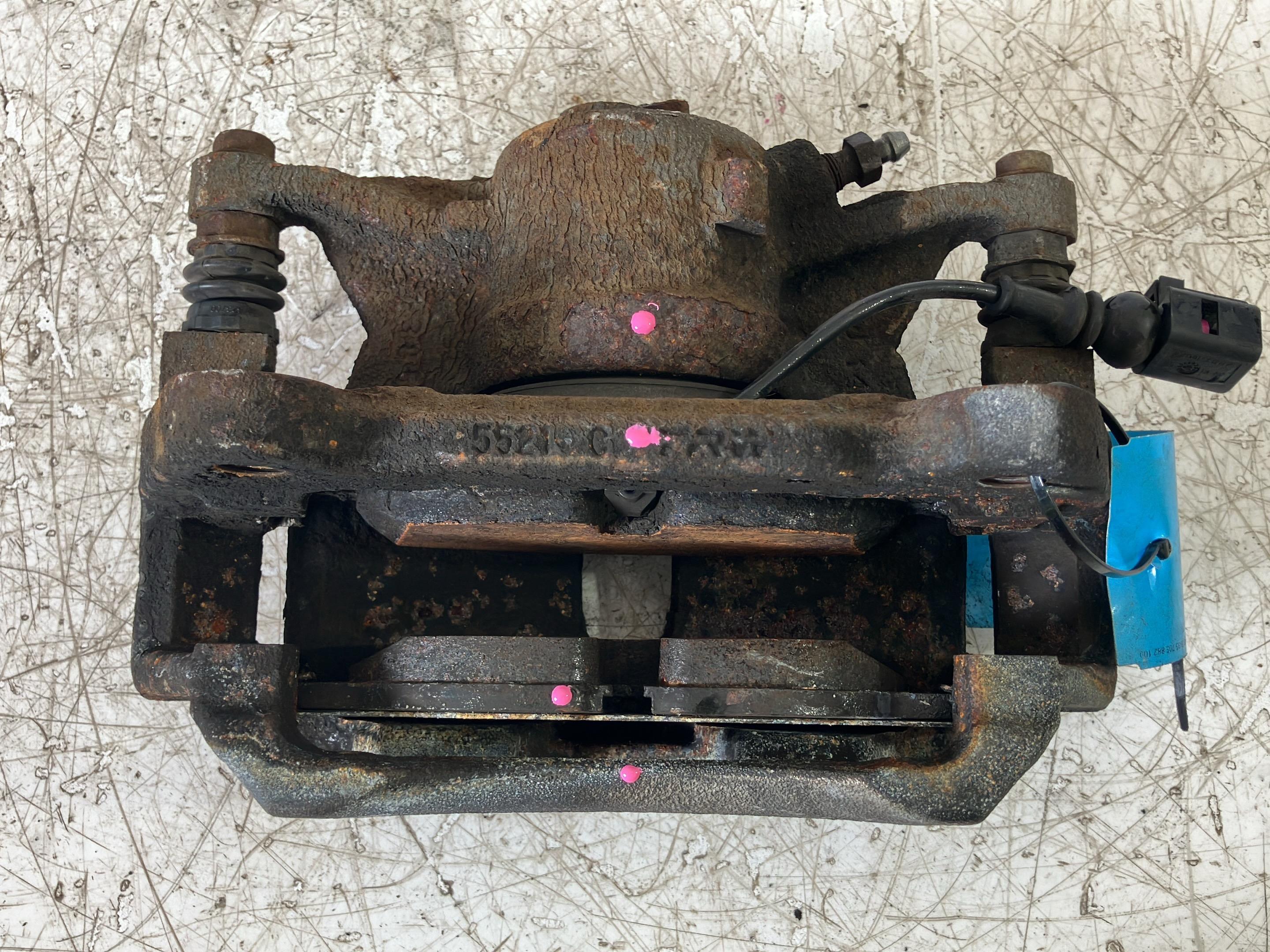 Bremssattel links vorne AUDI A3 Sportback (8V) 1.2 TFSI  81 kW  110 PS (05.2014-> )
