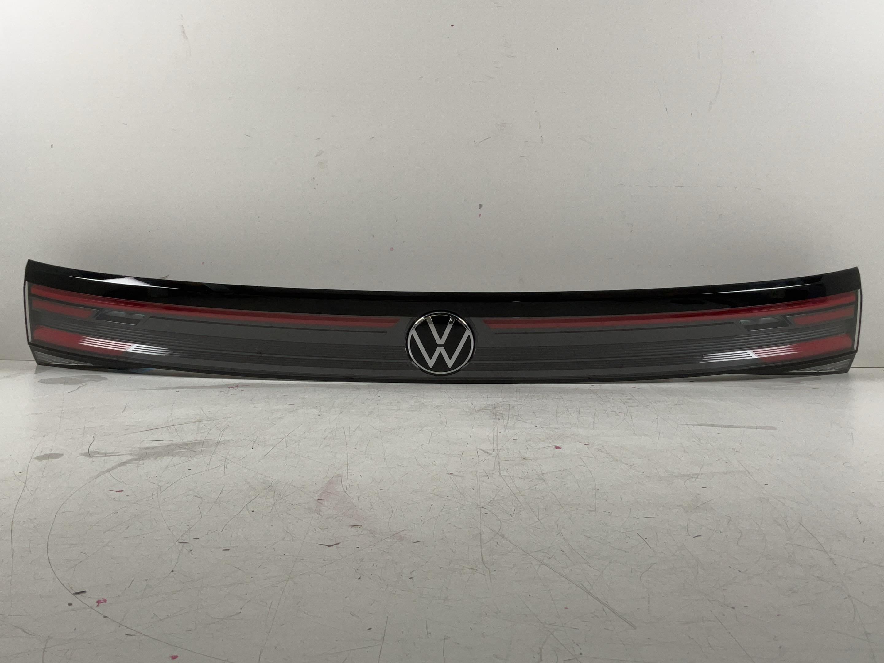 Feu arrière centre VW Taigo (CS1) 1.0 TSI  70 kW  95 PS (11.2021-> )