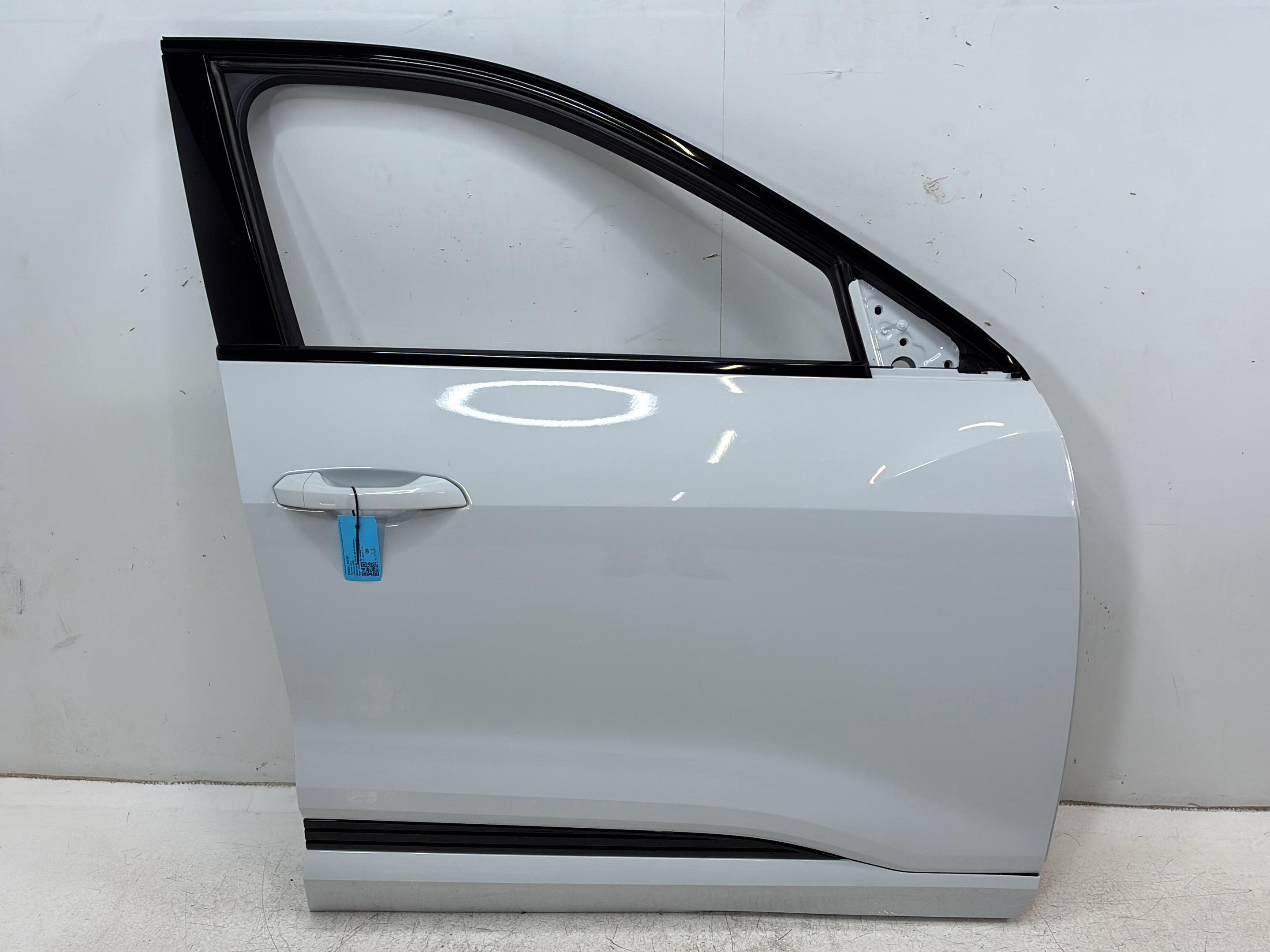 Door right front AUDI e-tron (GEN) Electric quattro  300 kW  408 PS (09.2018-> )