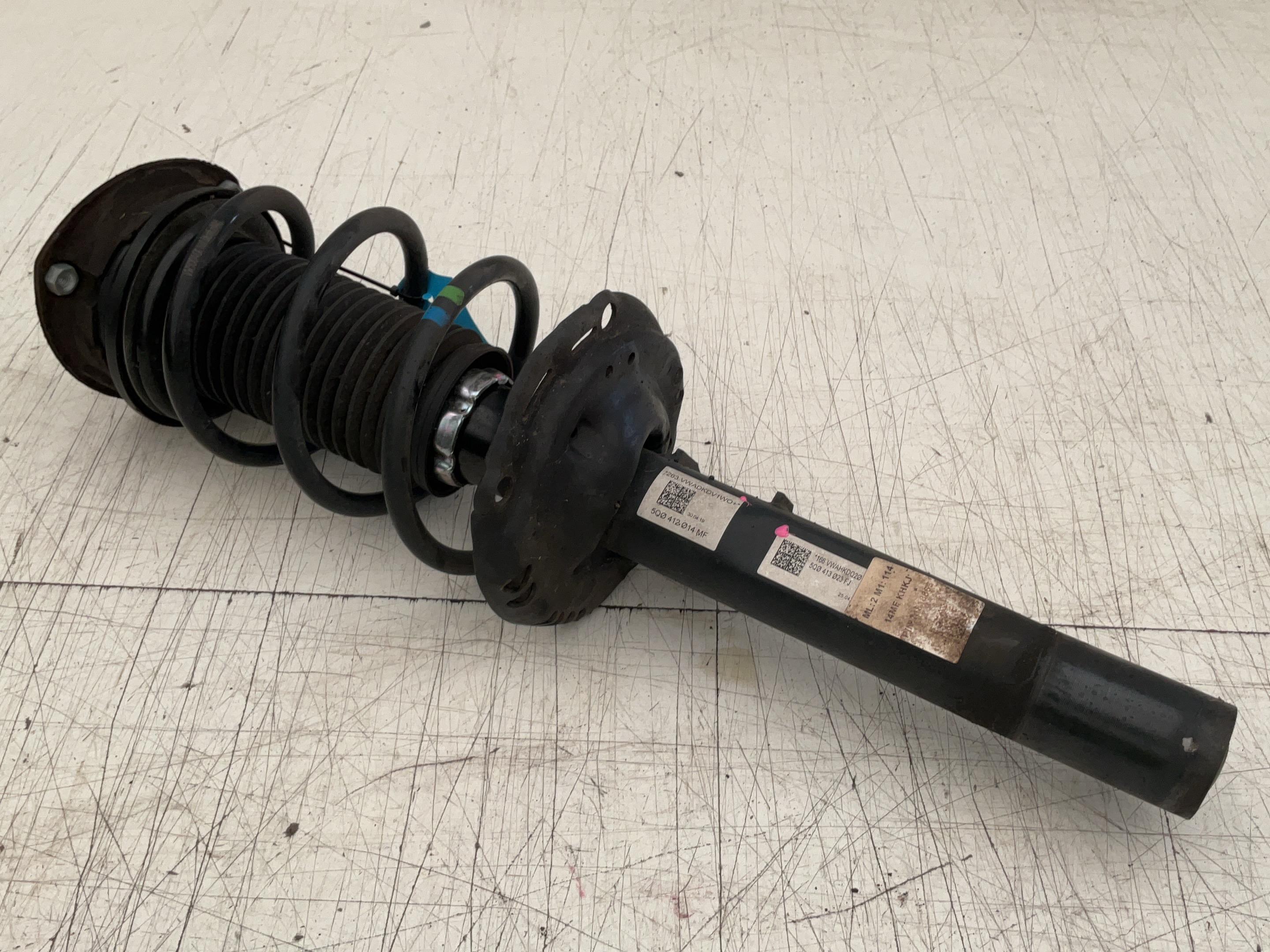 Jambe de suspension avant droit VW Golf VII Sportsvan (AM, AN) 1.5 TSI  96 kW  130 PS (05.2017-> )