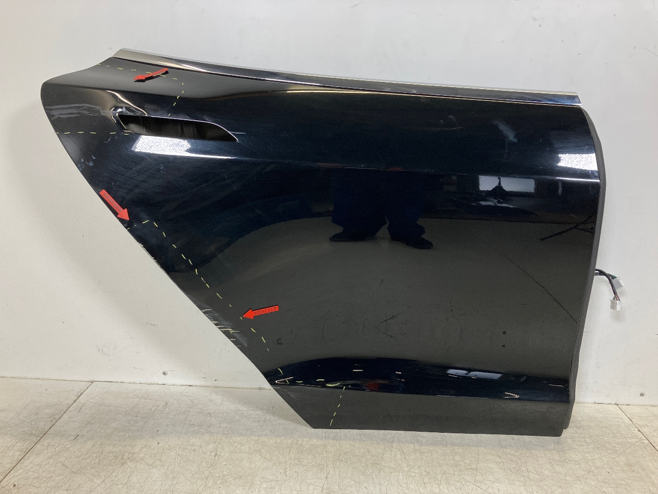 Porte arrière droit TESLA Model S (5YJS) 85D AWD  279 kW  379 PS (10.2014-02.2016) Porte arrière droit TESLA Model S (5YJS) 85D AWD  279 kW  379 PS (10.2014-02.2016)