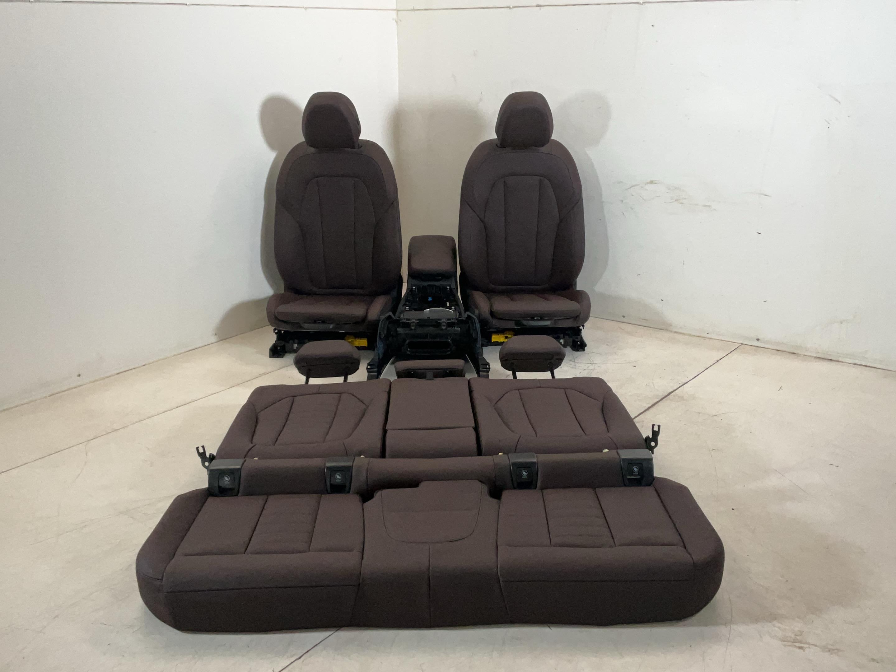 Interior equipment BMW X3 (G01, F97) xDrive 30i  183 kW  249 PS (08.2017-> )