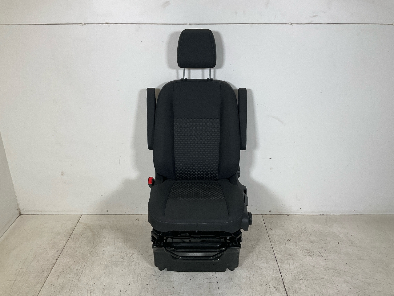 Sitz links vorne FORD Transit V363 Pritsche/Fahrgestell (FED, FFD) 2.0 TDCi  96 kW  130 PS (03.2016-> )