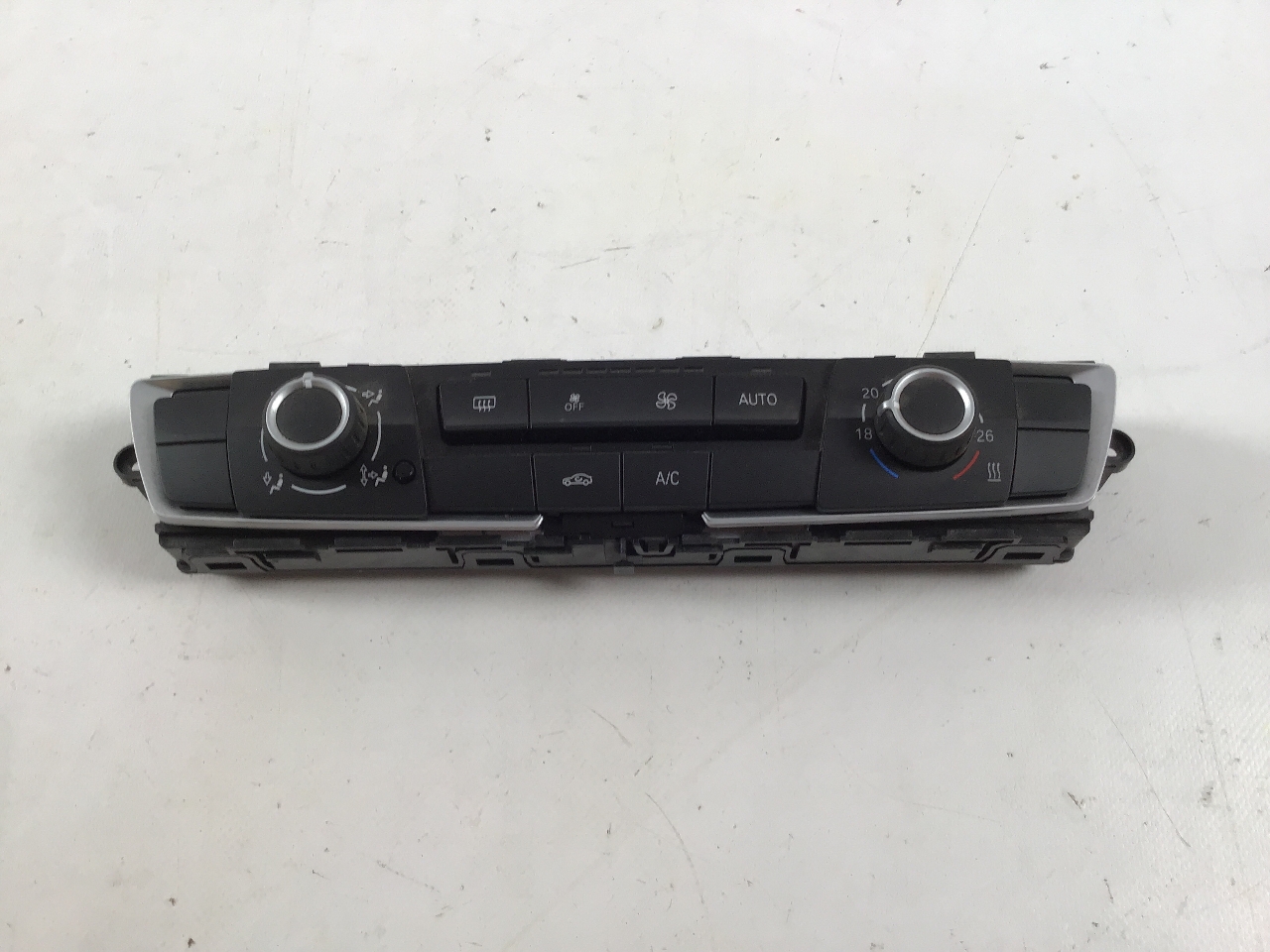Heizungsbetätigung (Konsole) BMW 1er (F20) 118d  110 kW  150 PS (03.2015-> ) Heizungsbetätigung (Konsole) BMW 1er (F20) 118d  110 kW  150 PS (03.2015-> )