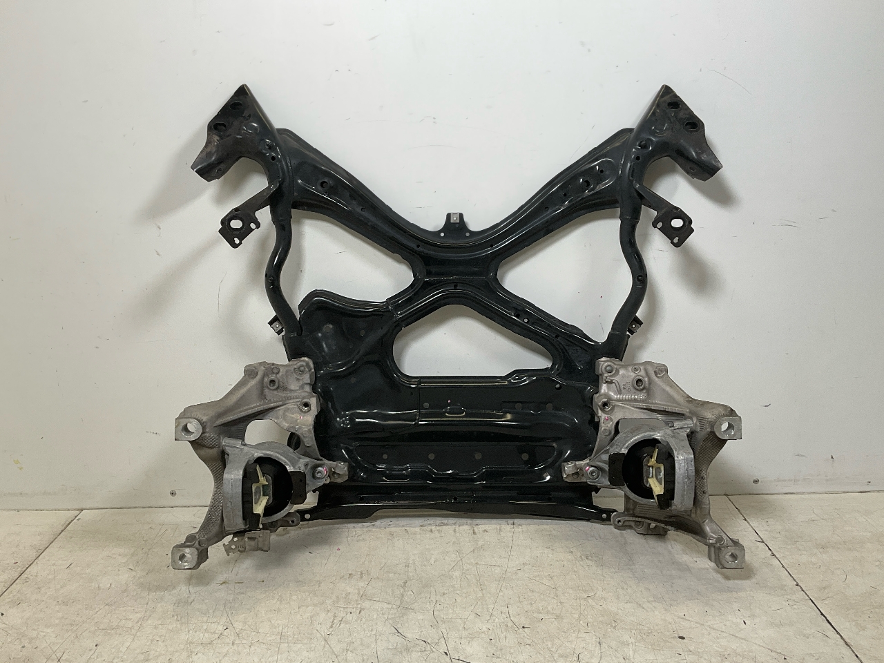 Vorderachsträger AUDI A4 Avant (8W, B9) 35 TFSI Mild Hybrid  110 kW  150 PS (12.2018-> ) Vorderachsträger AUDI A4 Avant (8W, B9) 35 TFSI Mild Hybrid  110 kW  150 PS (12.2018-> )