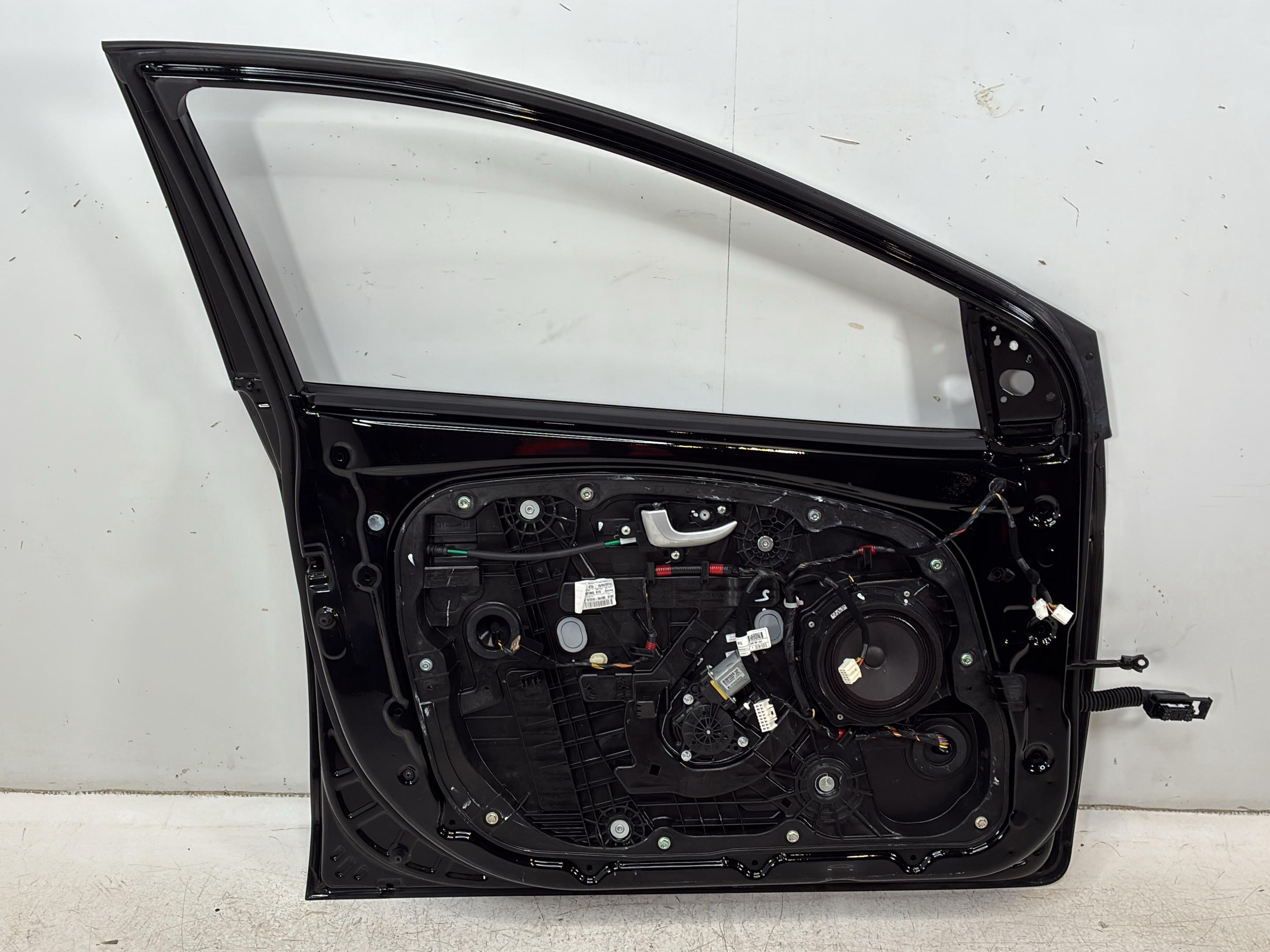 ușă stânga față HYUNDAI i30 II (GD) 1.4  73 kW  99 PS (12.2011-12.2015)
