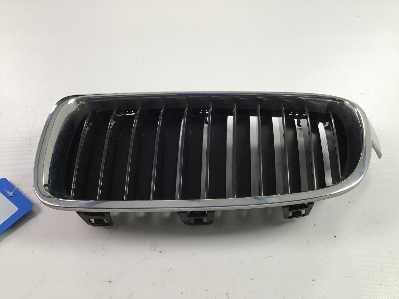 Radiator grille left BMW 3er (F30, F80) 320d  140 kW  190 PS (07.2015-10.2018)